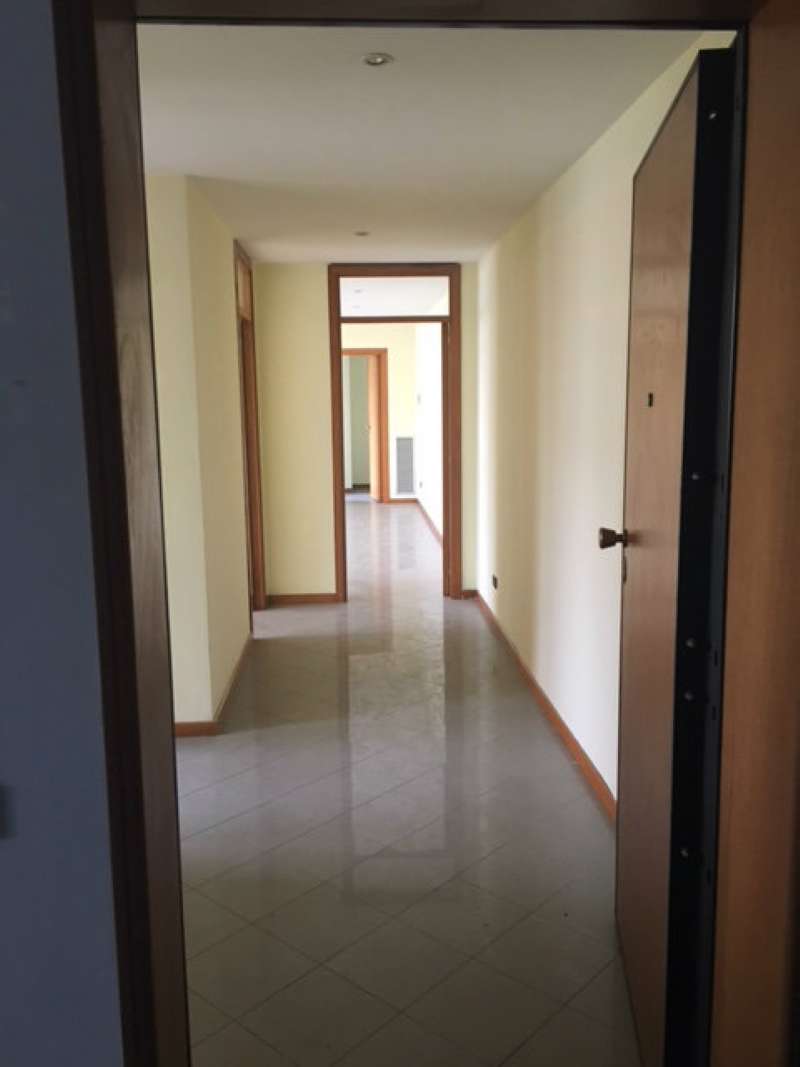 Ufficio - Loc.Com. CASORIA vendita    CLUB MEDICI IMMOBILIARE CASEDOC SRL