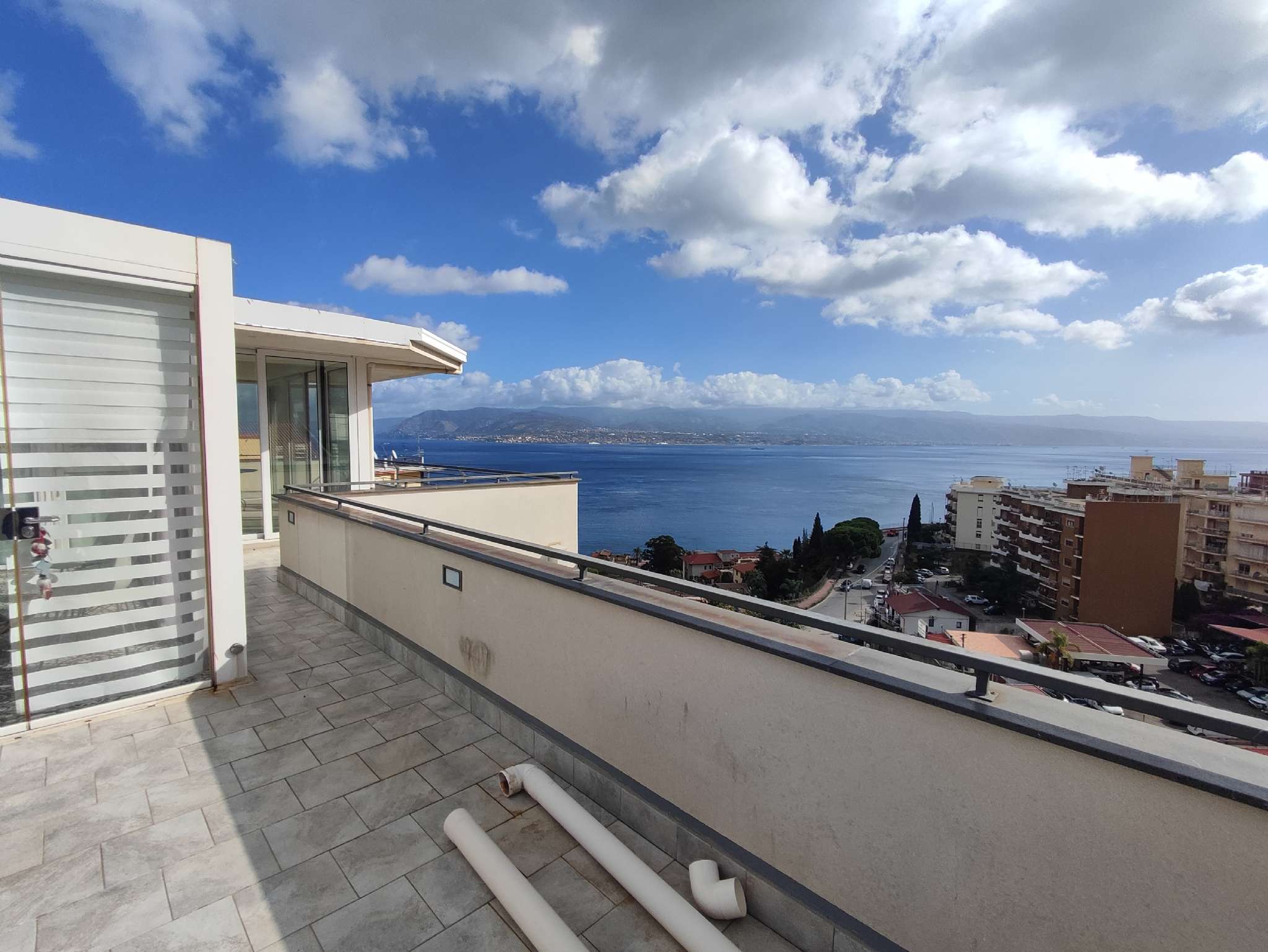 Appartamento con terrazzo in vendita, in zona Panoramica dello Stretto, Messina