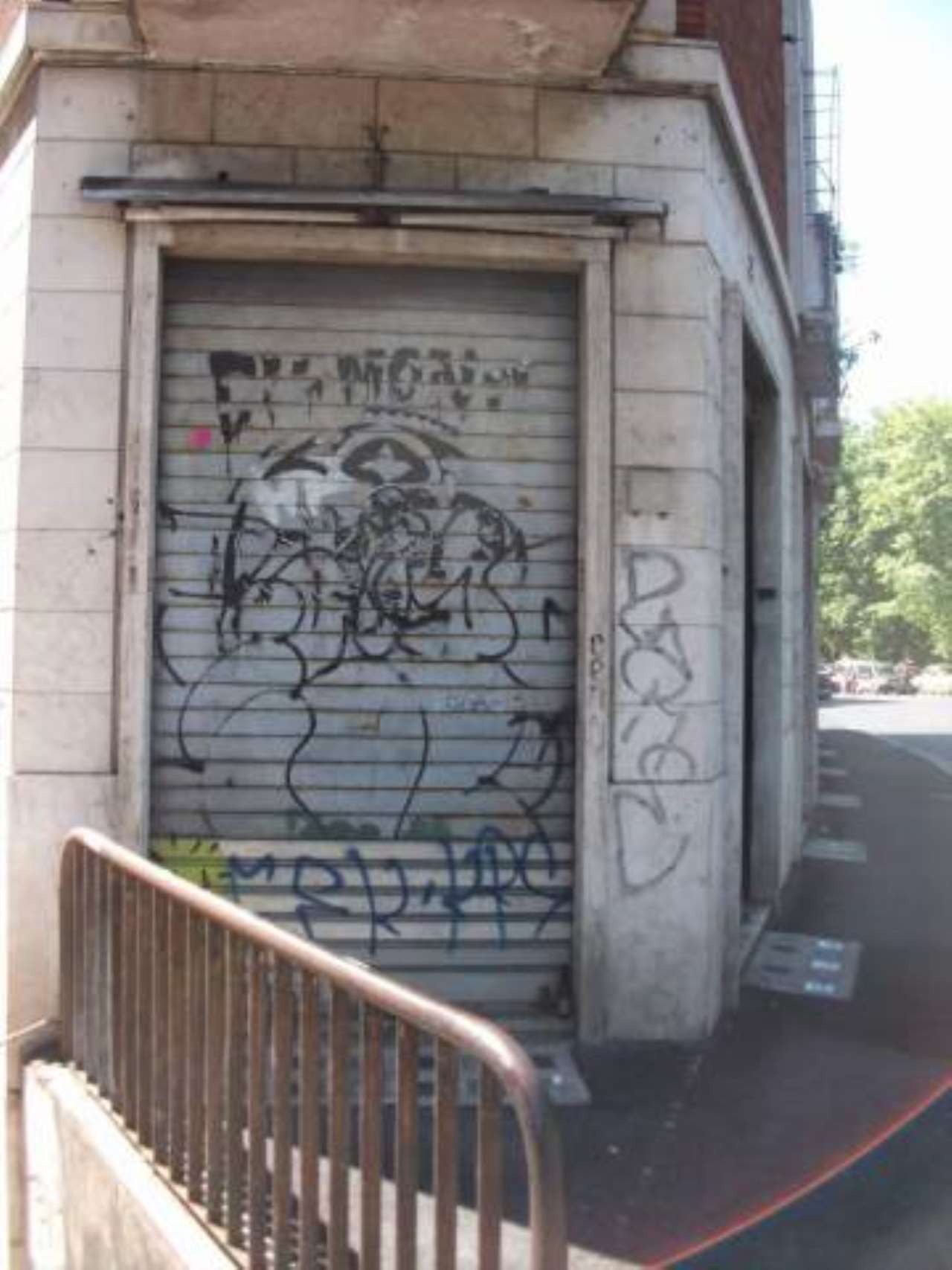 Negozio - Loc.Com. ROMA vendita  Centro storico Lungotevere dei Fiorentini Roma Immobiliare