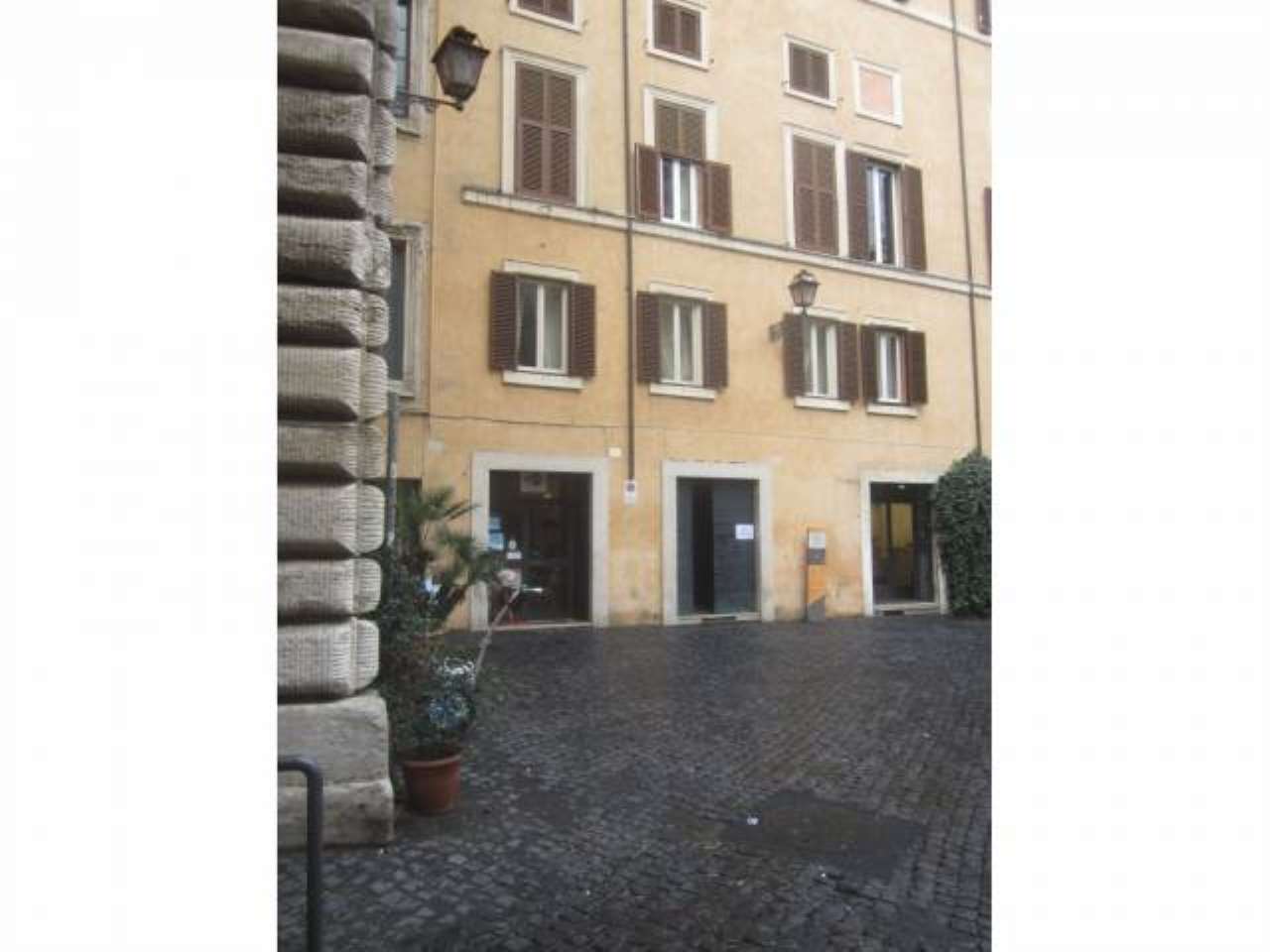 Negozio - Loc.Com. ROMA affitto  Centro storico Mattei Roma Immobiliare
