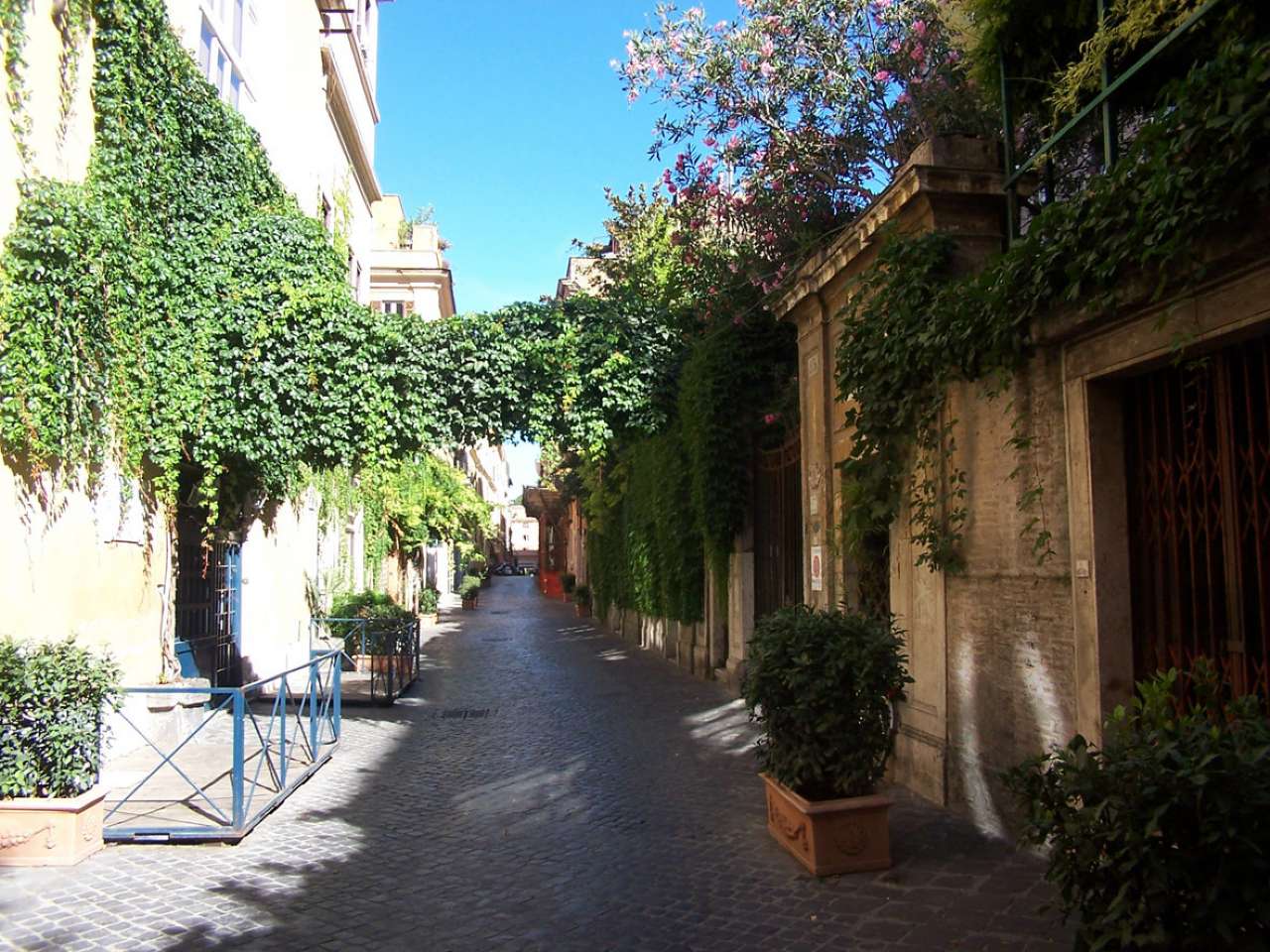 Negozio - Loc.Com. ROMA affitto  Centro storico  Roma Immobiliare