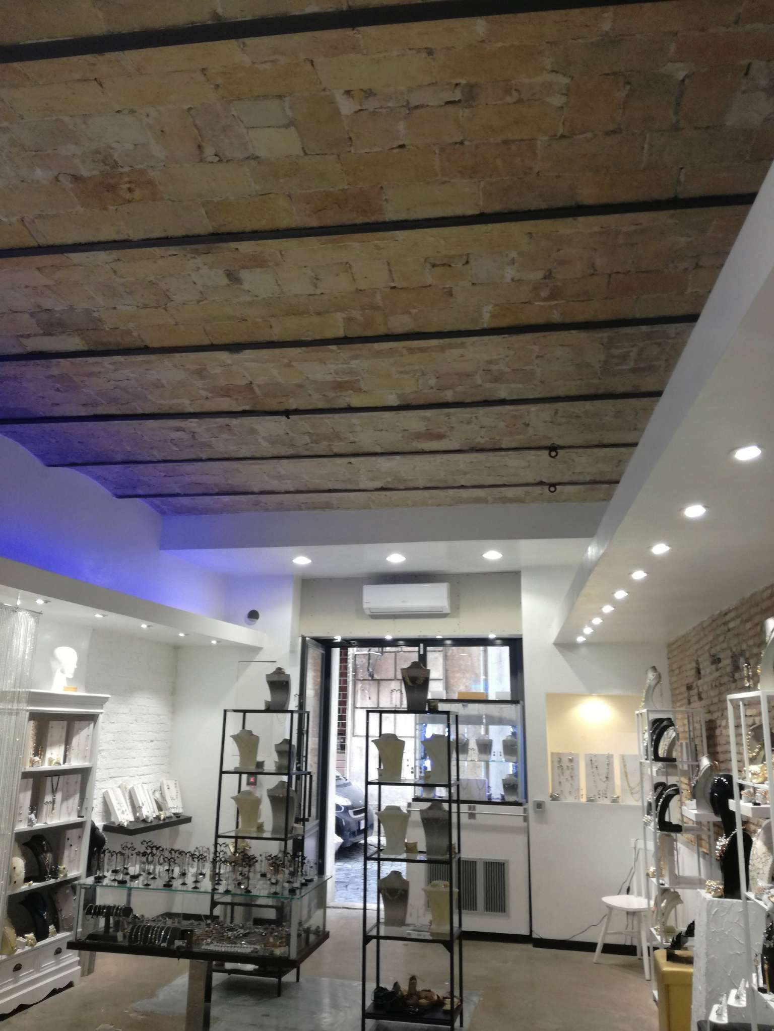 Negozio - Loc.Com. ROMA vendita  Centro storico di Parione Roma Immobiliare