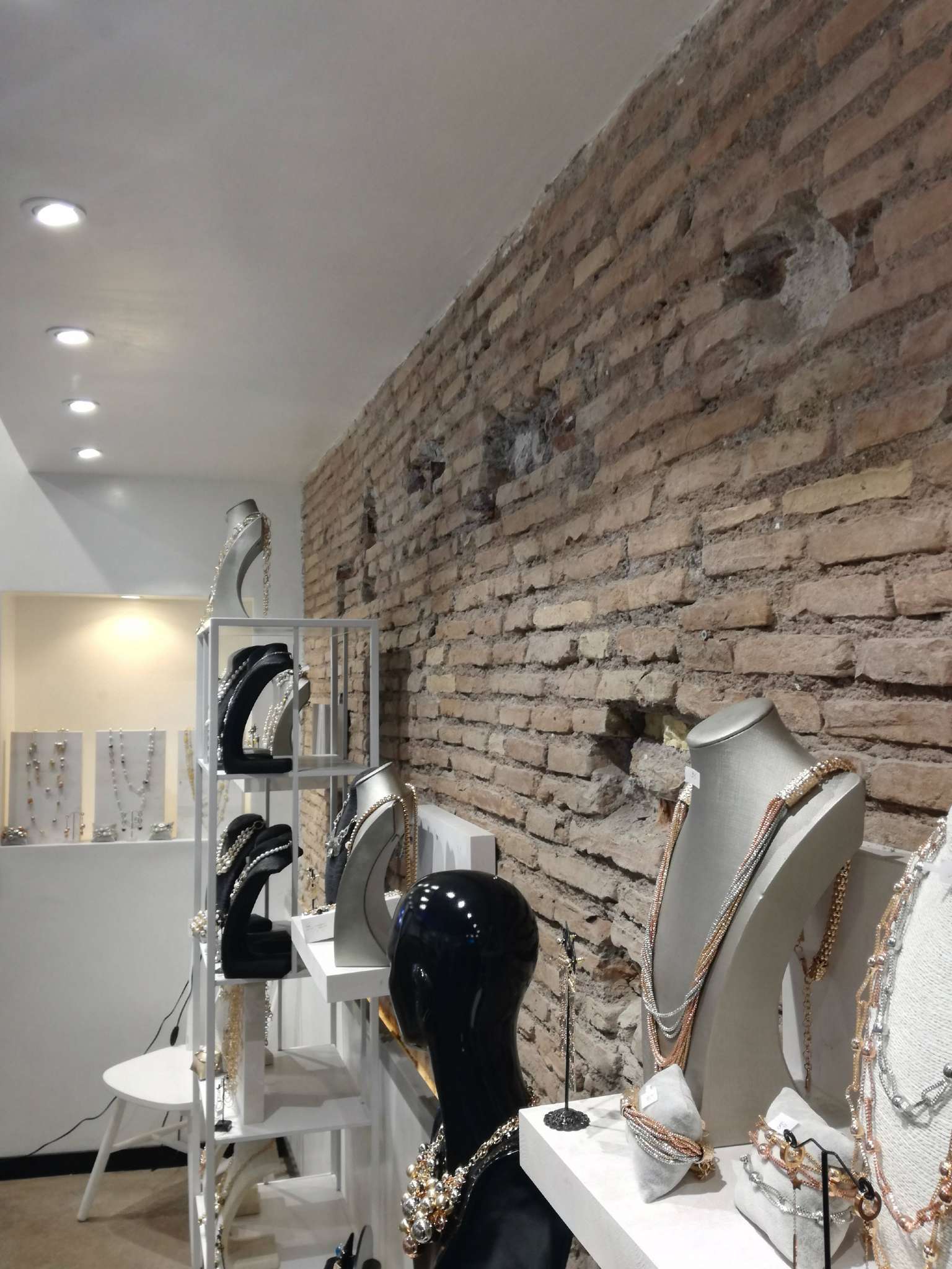 Negozio - Loc.Com. ROMA vendita  Centro storico di Parione Roma Immobiliare