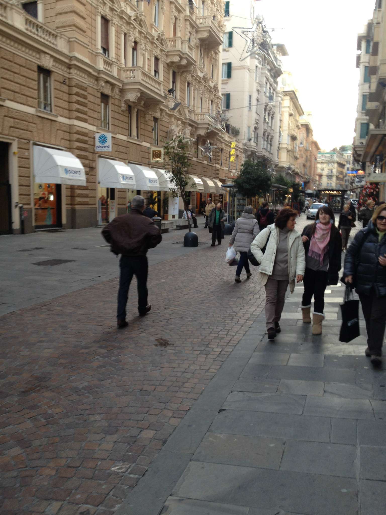 Negozio - Loc.Com. GENOVA affitto  CENTRO cesarea Genova negozi