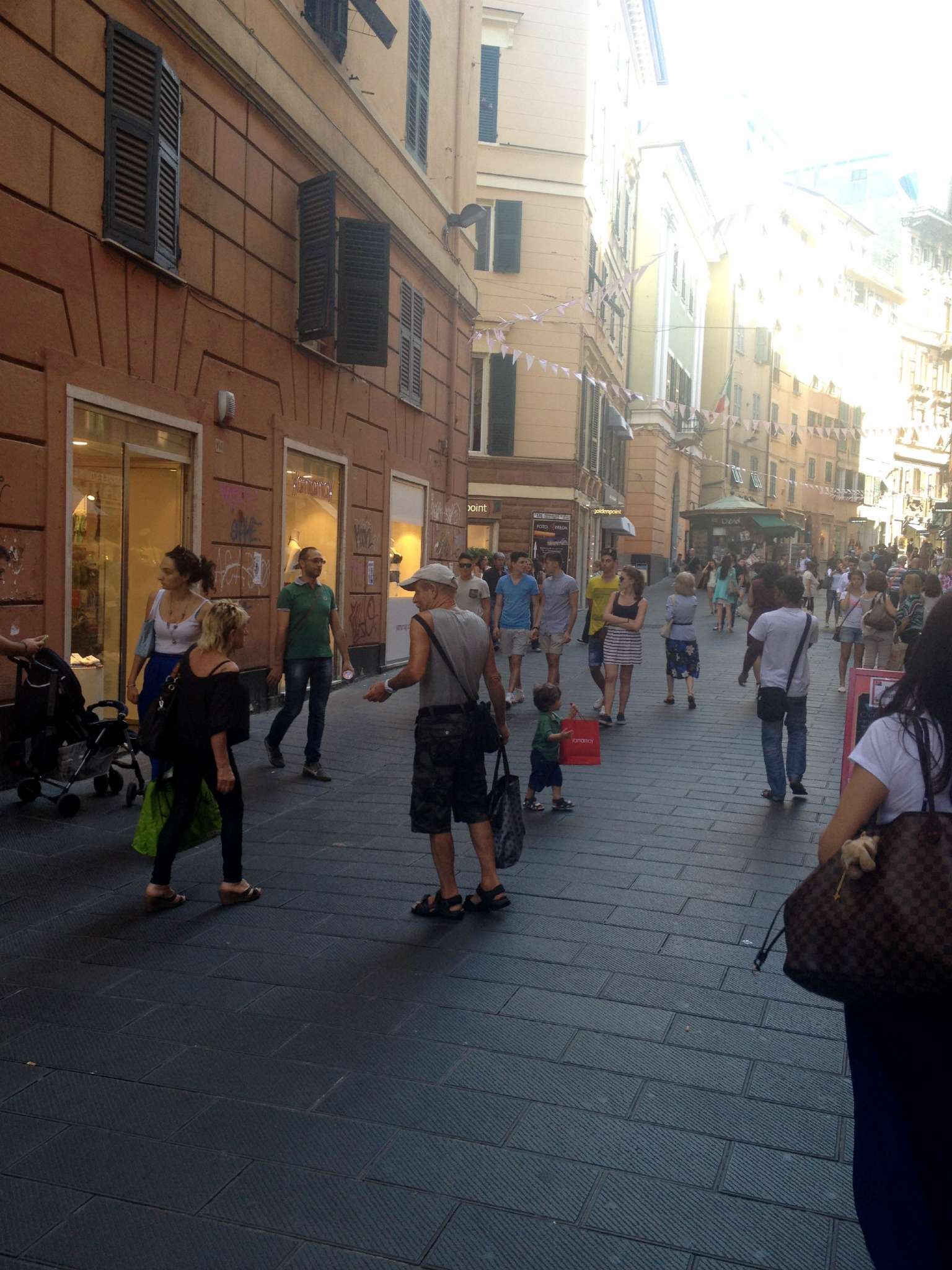 Negozio - Loc.Com. GENOVA affitto  CENTRO san vincenzo Genova negozi