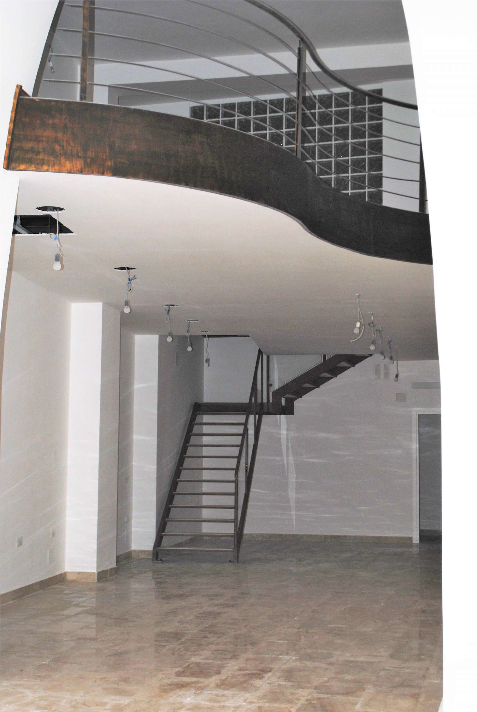 Negozio - Loc.Com. CAGLIARI vendita  SAN BENEDETTO  ReStyle Immobiliare