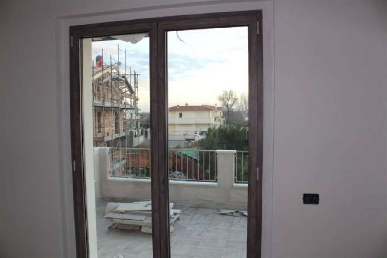 Villa Unifamiliare - Indipendente MONTIGNOSO vendita   Renella AGENZIA IMMOBILIARE TANIA