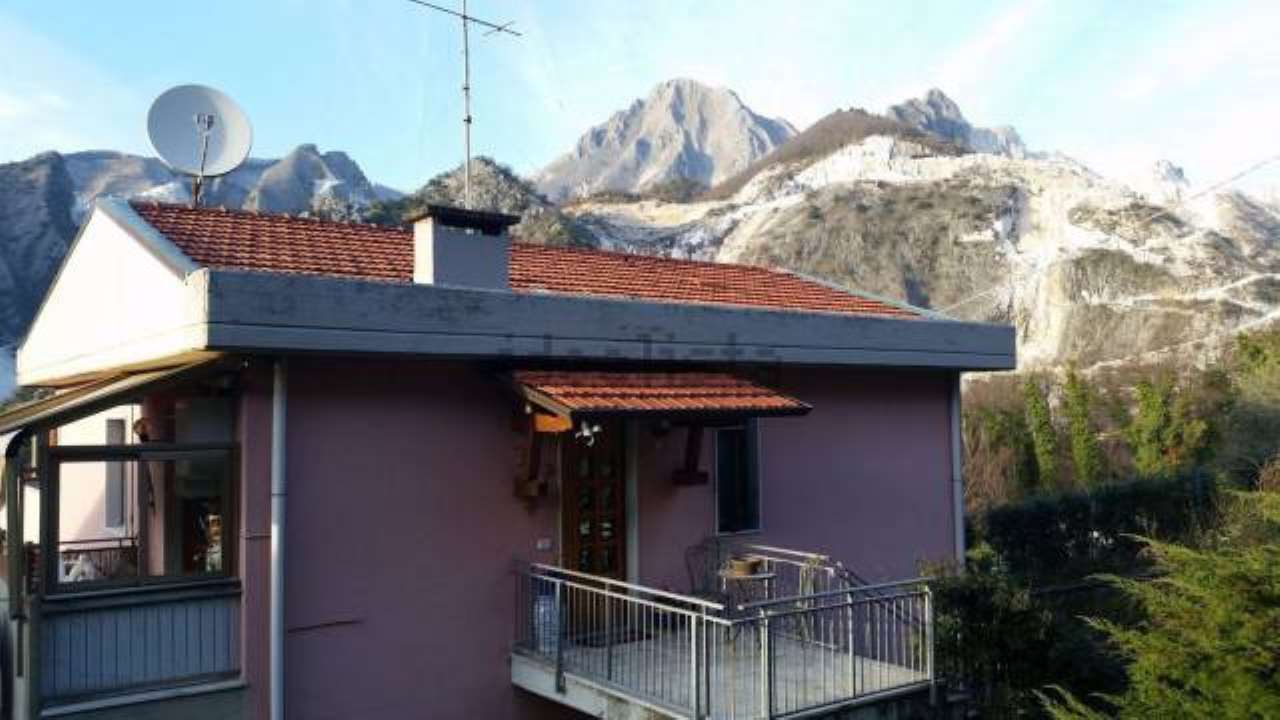 Villa CARRARA vendita   Dir Monti Bedizzano Bv Carrara AGENZIA IMMOBILIARE TANIA