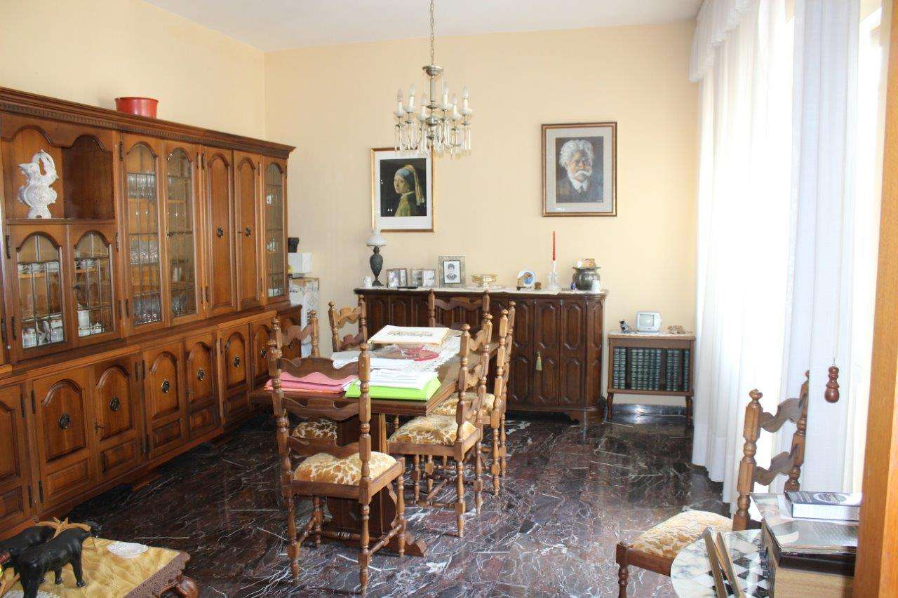 Appartamento CARRARA vendita   cavour AGENZIA IMMOBILIARE TANIA