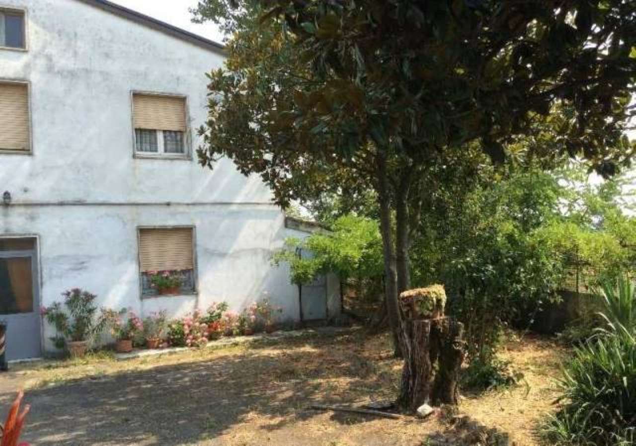 Villa Unifamiliare - Indipendente FIORENZUOLA D