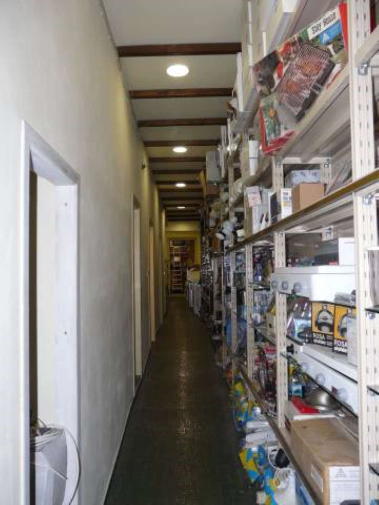 Negozio - Loc.Com. FIRENZE vendita  VIALI Leon Battista Alberti Beni Immobili Srl