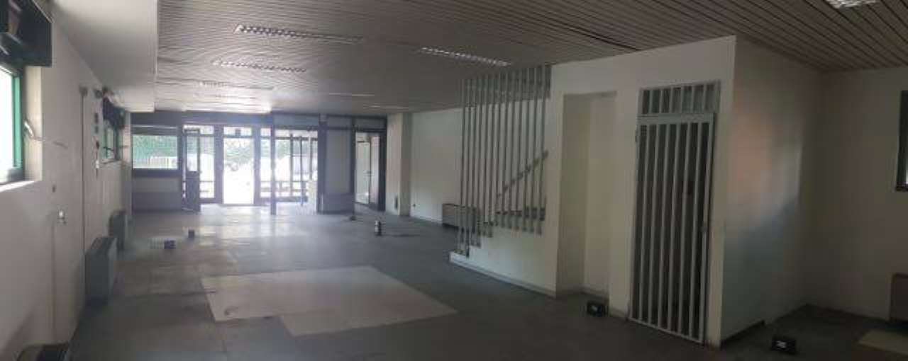 Negozio - Loc.Com. ROMA affitto  TOMBA DI NERONE (ZONA DELLA XX MUN.) Cassia Aradomus Srl