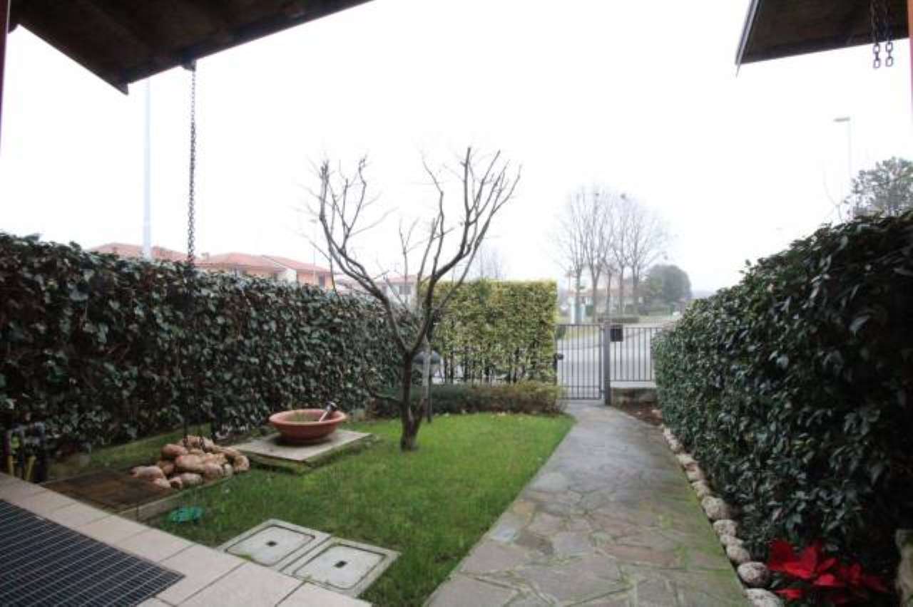 Villa Affiancata - Schiera BUSNAGO vendita   Europa Vendocasa Soluzioni immobiliari S.r.l.