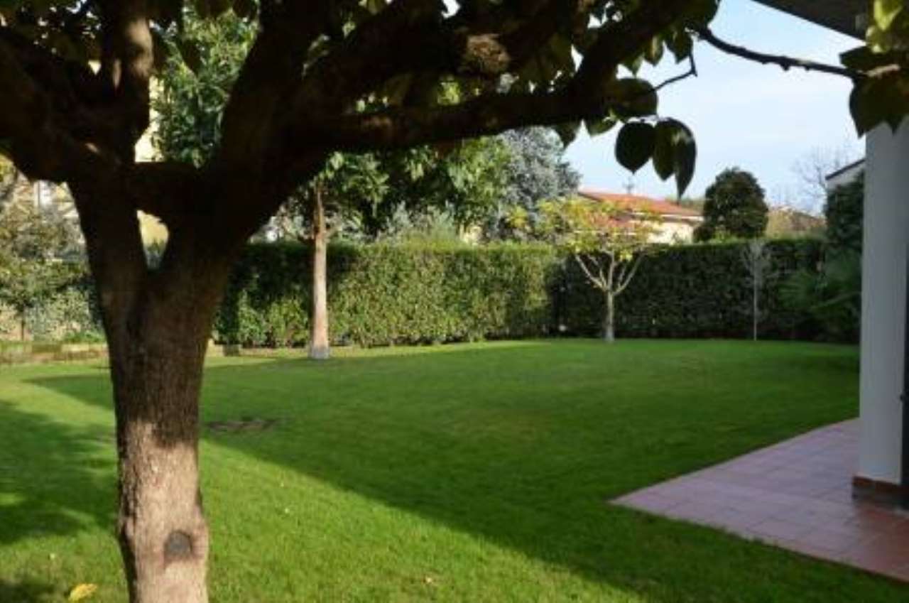 Villa MASATE vendita   Circonvallazione Vendocasa Soluzioni immobiliari S.r.l.