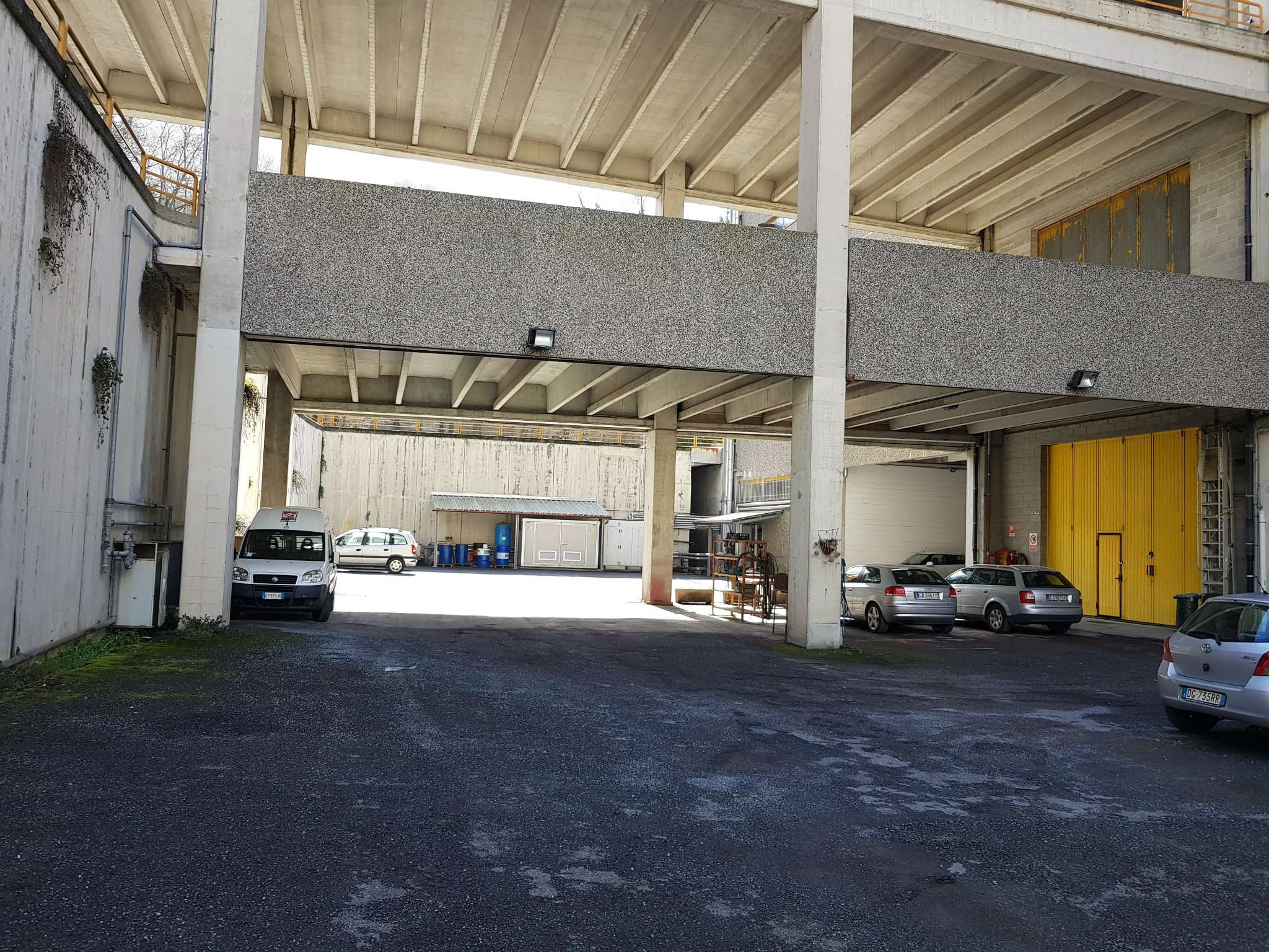  genova vendita quart: molassana fin-business