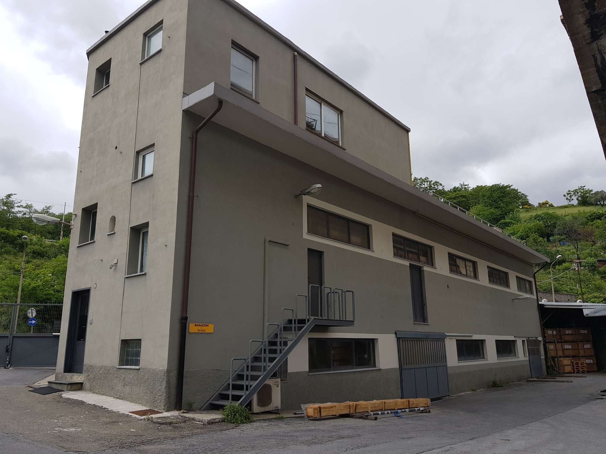  genova vendita quart: coronata fin-business