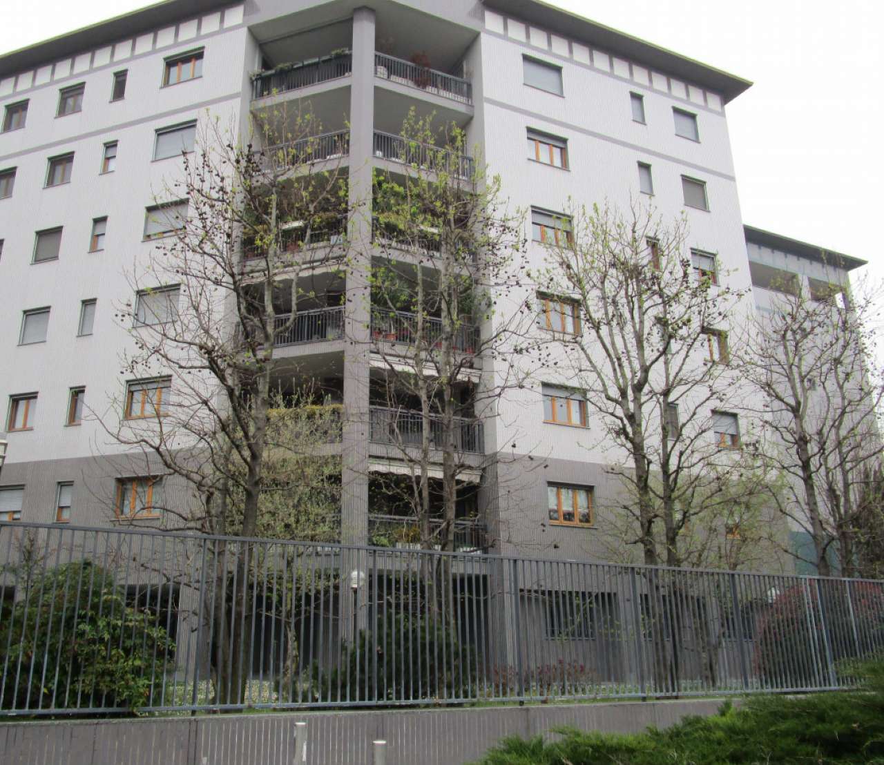  milano affitto quart: barona toscano-bande-nere