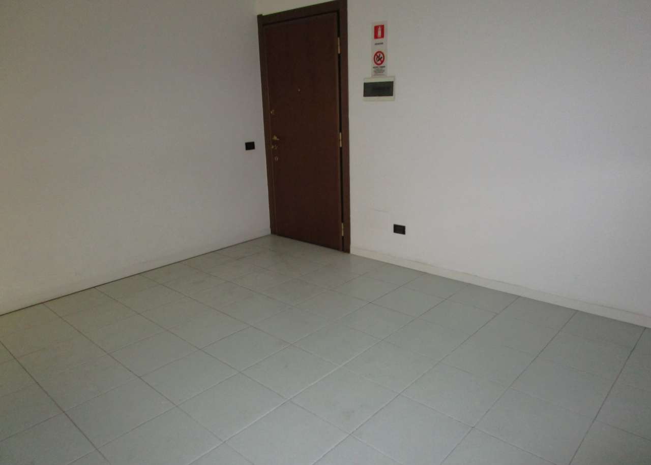 Ufficio - Loc.Com. MILANO affitto  BARONA Primaticcio Toscano Bande Nere