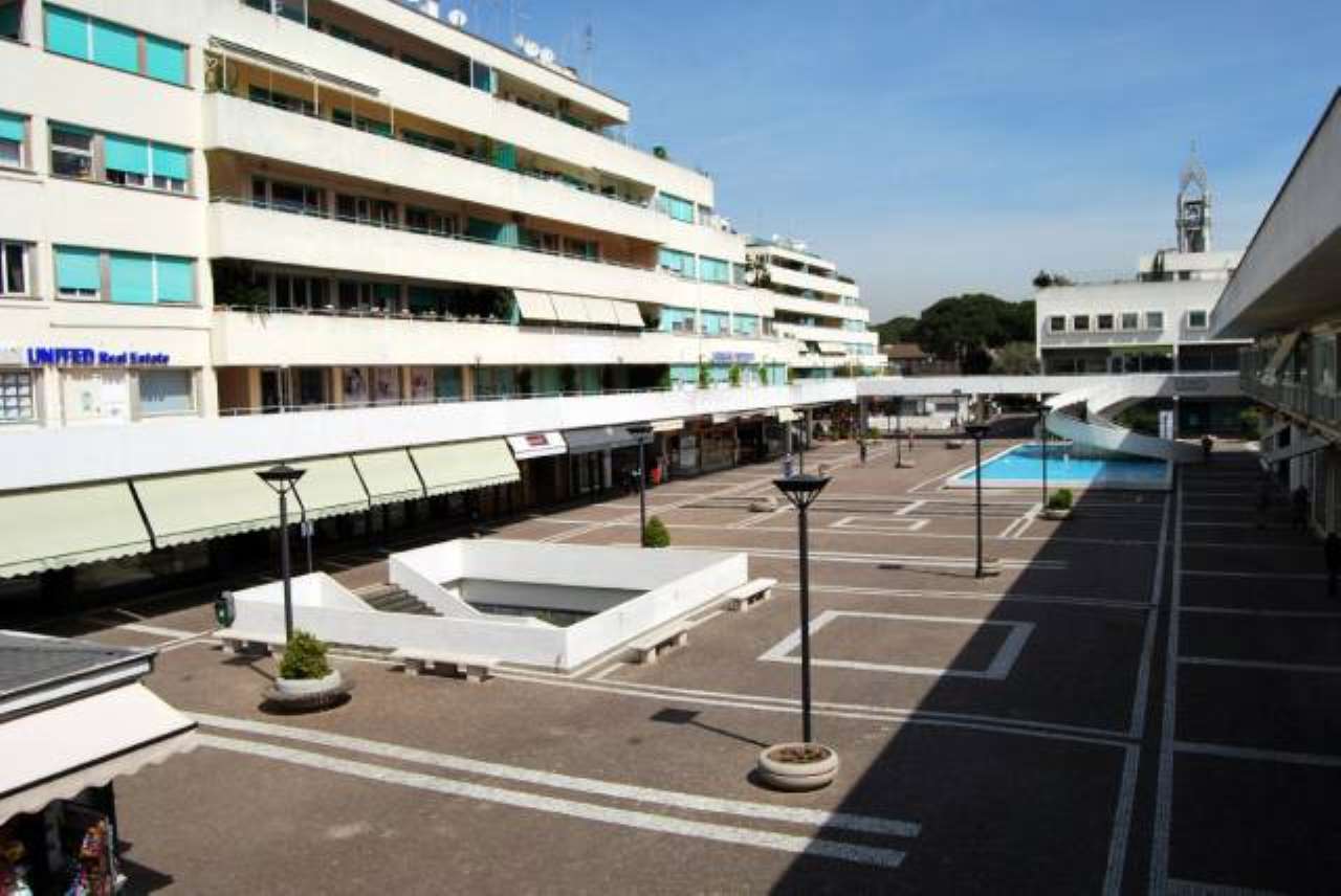 Negozio - Loc.Com. ROMA vendita  ACILIA Filippo il Macedone GRIMALDI CASA