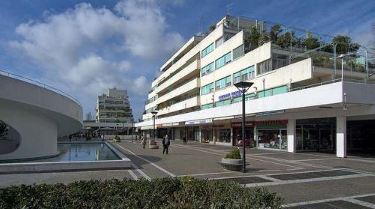 Negozio - Loc.Com. ROMA vendita  ACILIA Filippo il Macedone GRIMALDI CASA