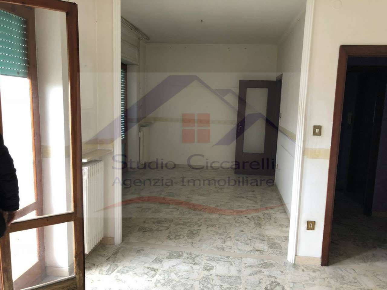  giugliano in campania affitto quart:  studio ciccarelli agenzia immobiliare