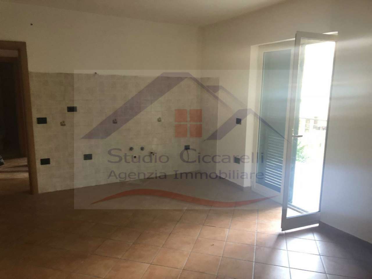  giugliano-in-campania affitto quart:  studio-ciccarelli-agenzia-immobiliare