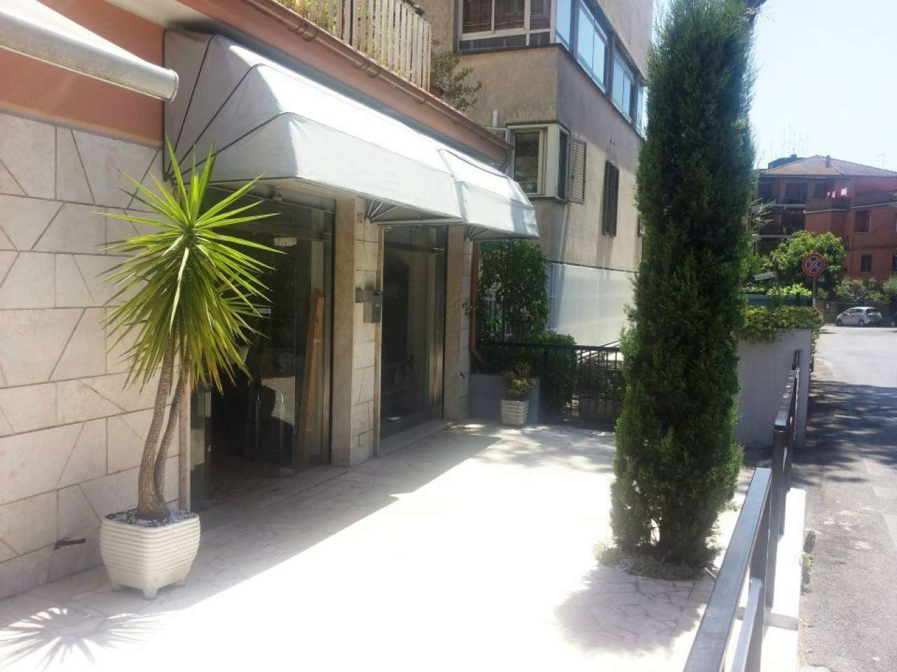 Negozio - Loc.Com. ROMA vendita  Cassia flaminia gallese Gruppo FISM Consulenti Immobiliari
