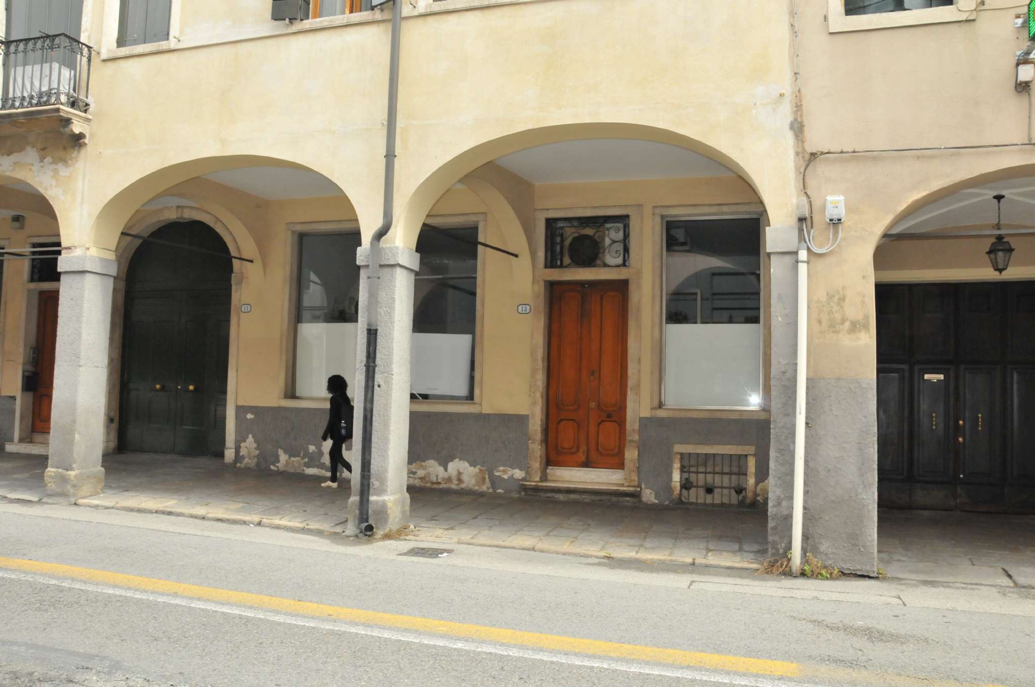Negozio - Loc.Com. PADOVA affitto  PORTELLO Belzoni Tiberio Immobiliare di Mocanu Tiberio