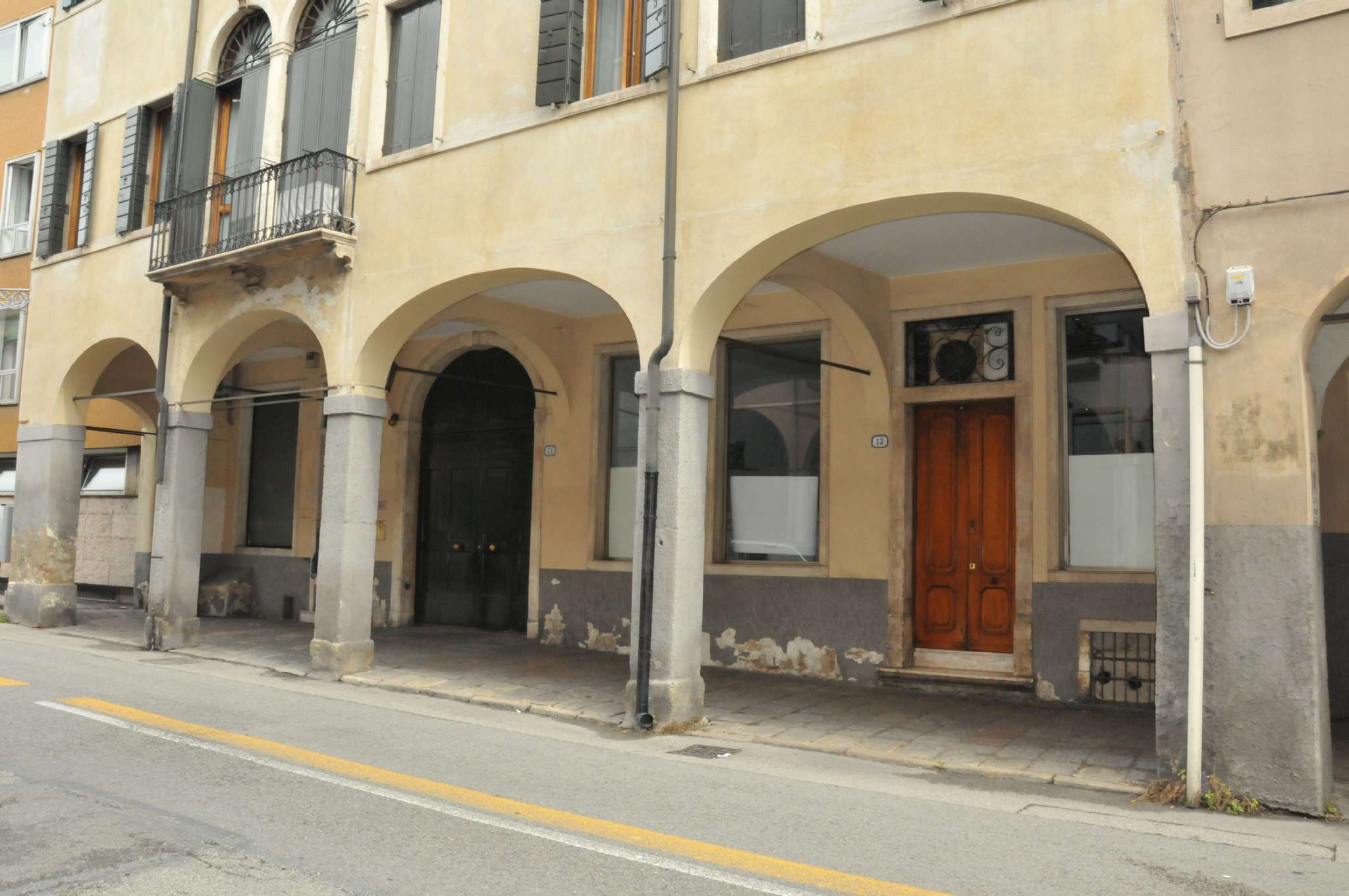 Negozio - Loc.Com. PADOVA affitto  PORTELLO Belzoni Tiberio Immobiliare di Mocanu Tiberio