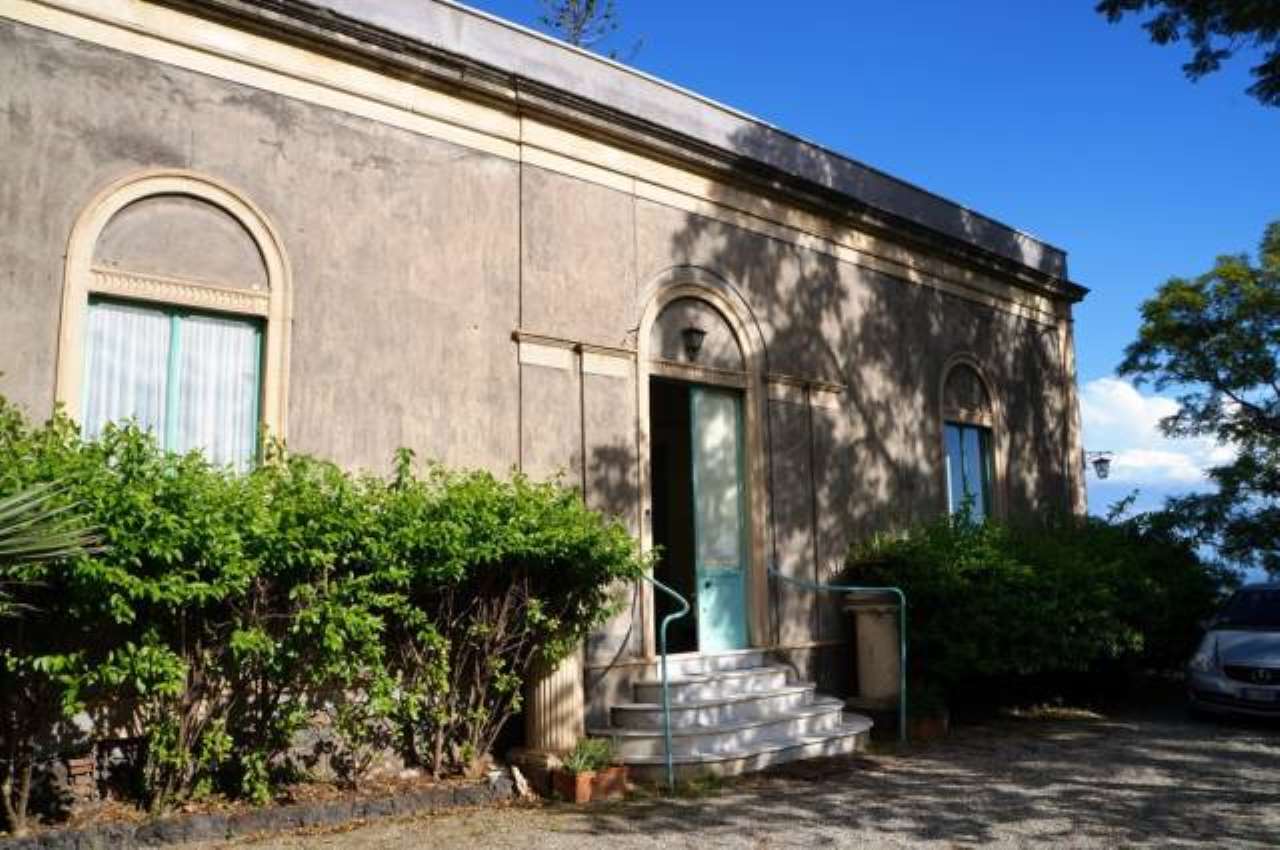 Villa SAN GREGORIO DI CATANIA affitto   Sgroppillo IEMME EUROPA DI JEUCK NATASCHA