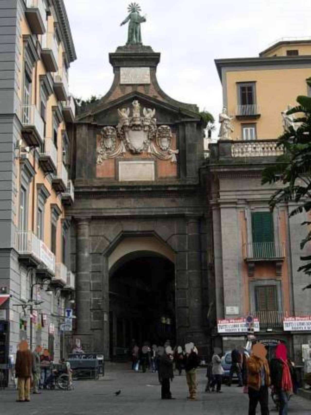 Negozio - Loc.Com. NAPOLI vendita  Centro storico PORT'ALBA MANZONI IMMOBILIA.RE  SNC