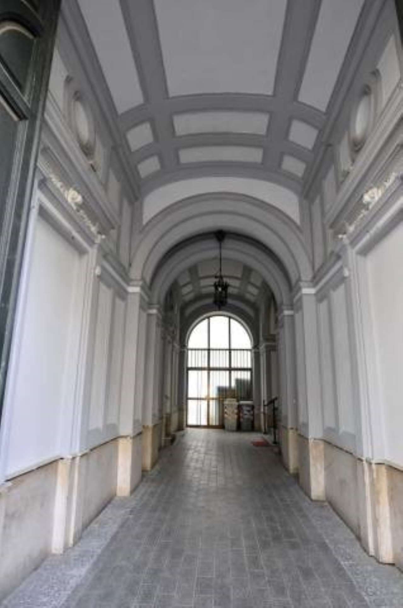 Ufficio - Loc.Com. NAPOLI affitto  MERCATO GRAMSCI MANZONI IMMOBILIA.RE  SNC