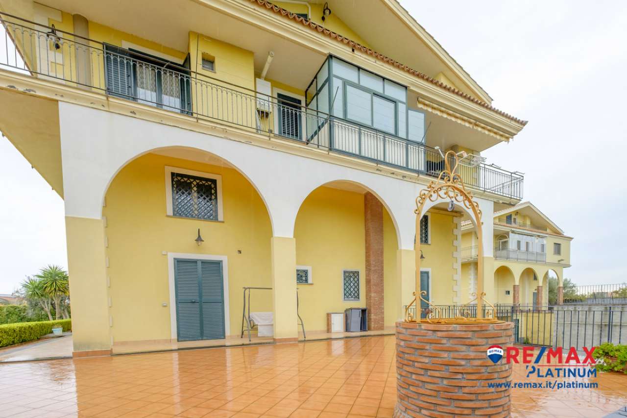 Villa Trifamiliare ACI CATENA vendita   via Oliva San Mauro RE/MAX Platinum