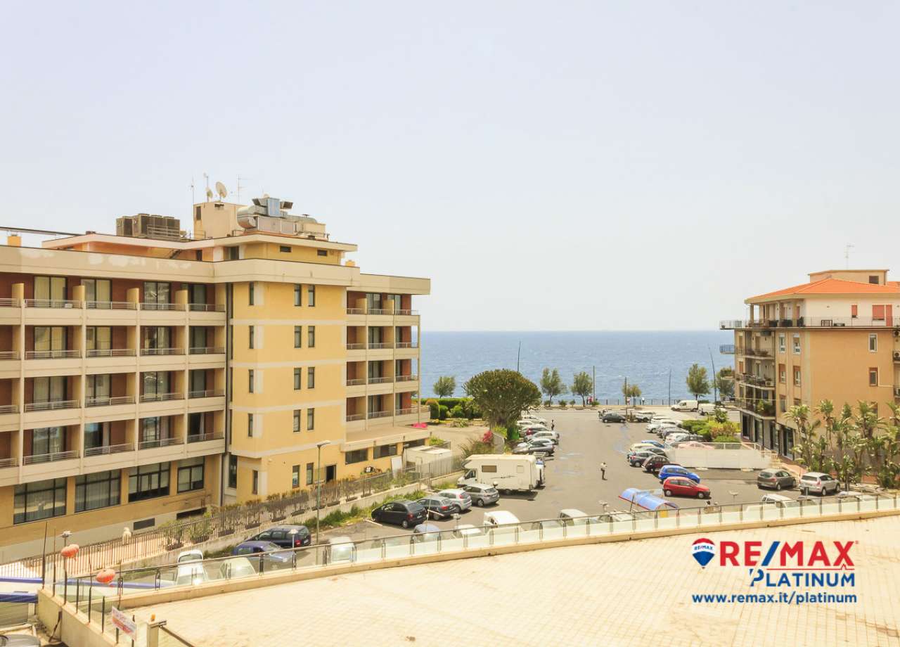 Appartamento CATANIA vendita  OGNINA-PICANELLO via del rotolo RE/MAX Platinum