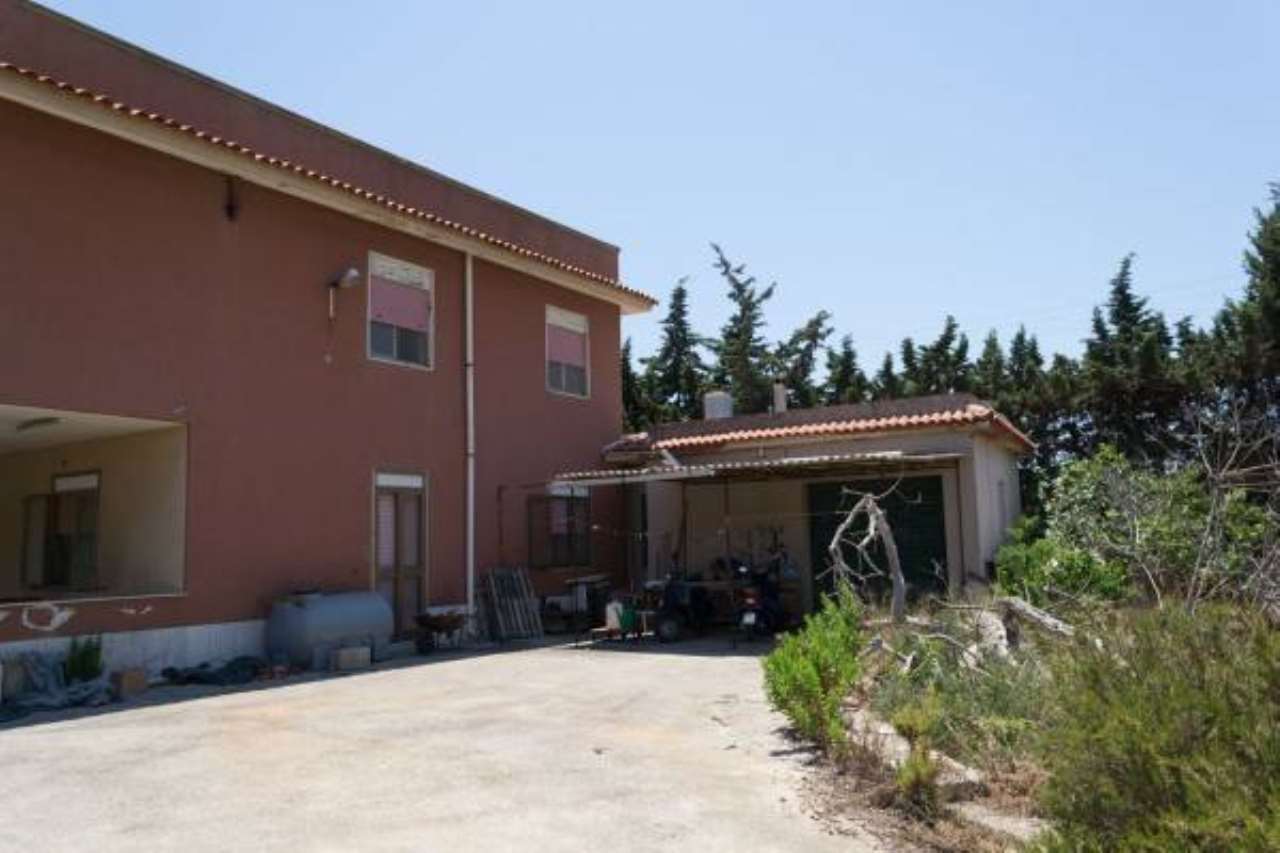 Villa SIRACUSA vendita   Dell' Acciaio,, 2 Remax Platinum 3