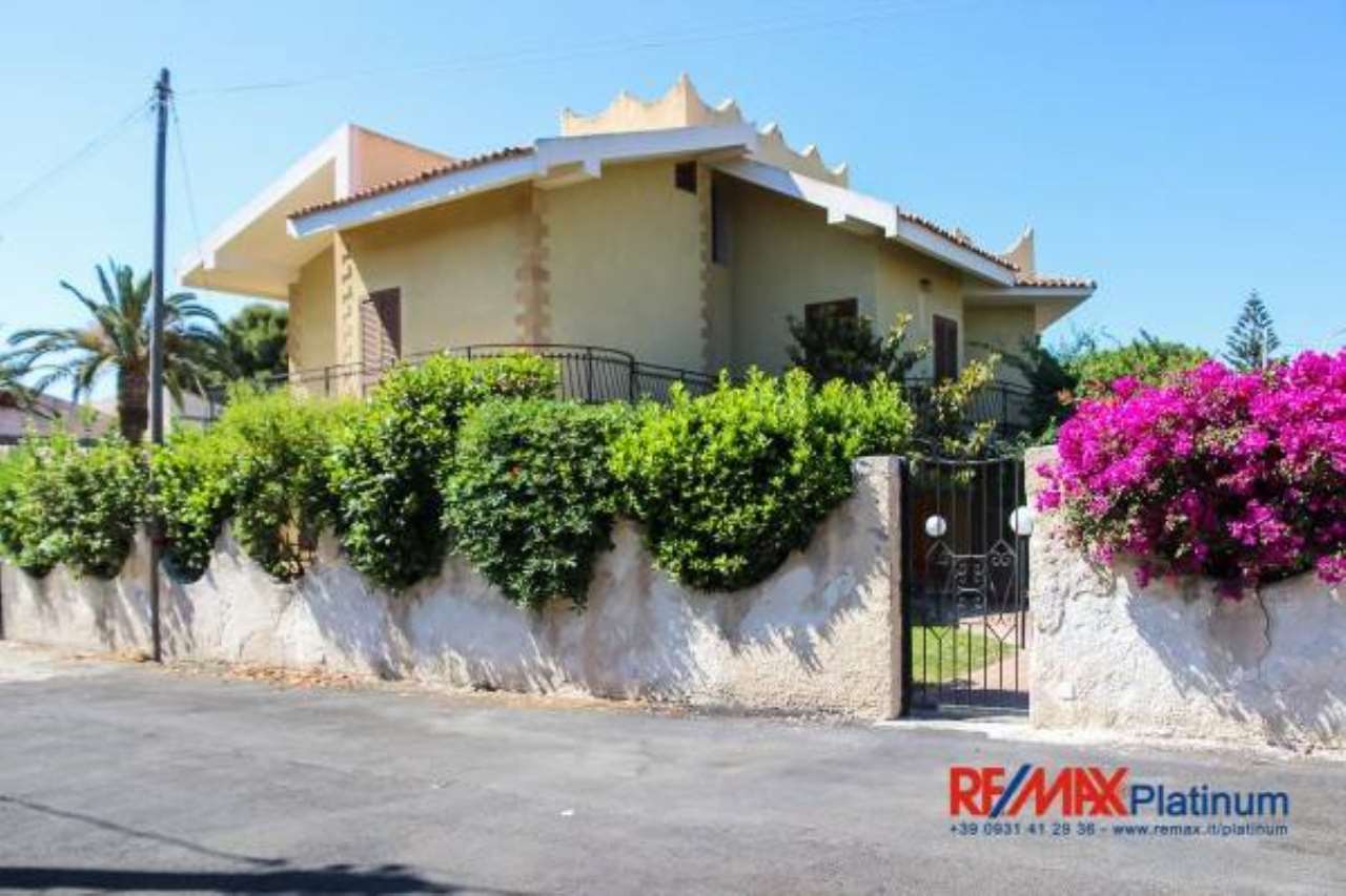 Villa SIRACUSA vendita   Arenella,, 13 Remax Platinum 3