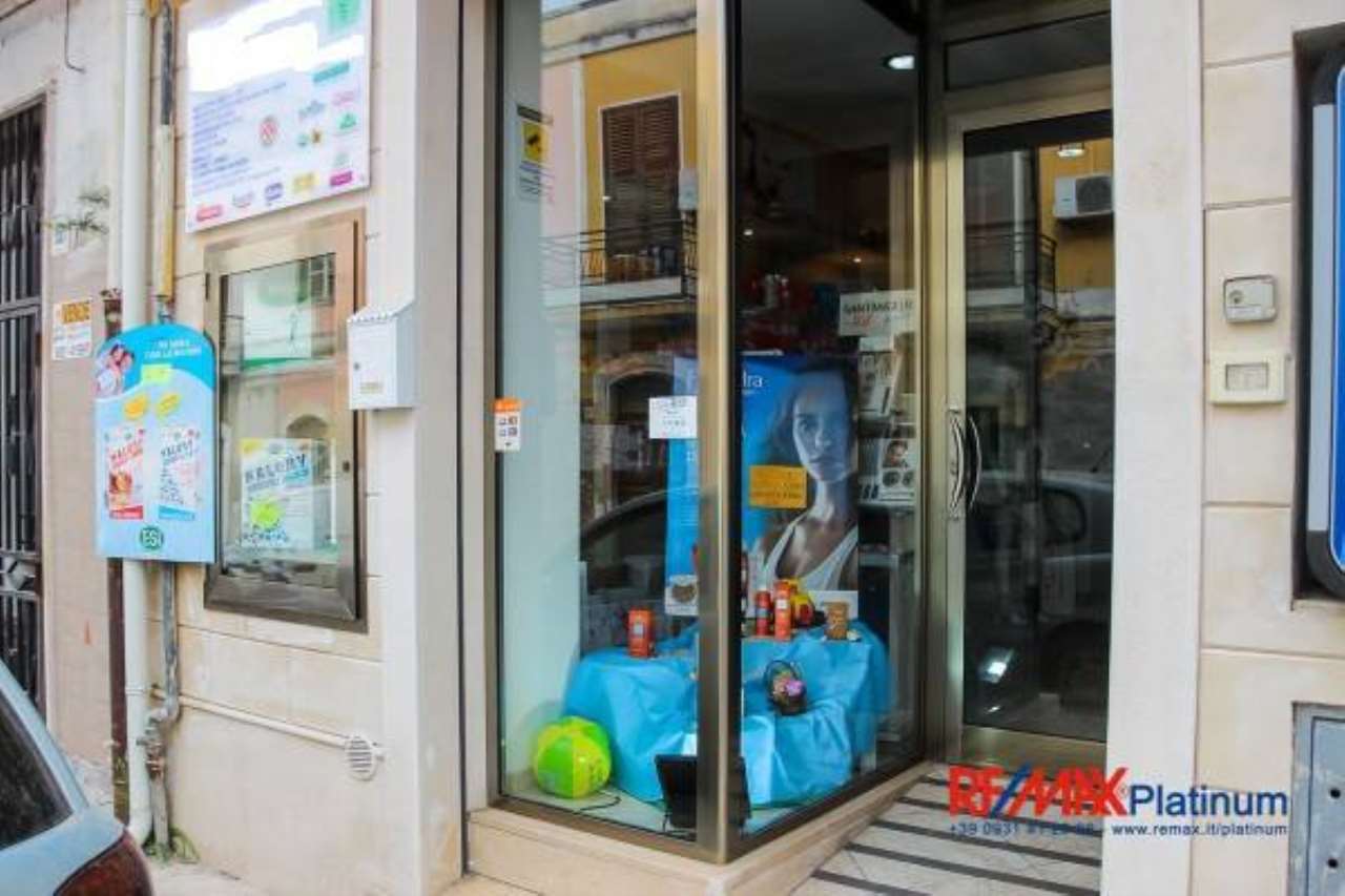  siracusa affitto quart:  remax-platinum-3