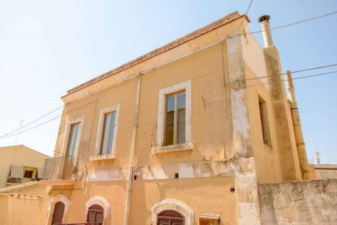  siracusa vendita quart:  remax-platinum-3
