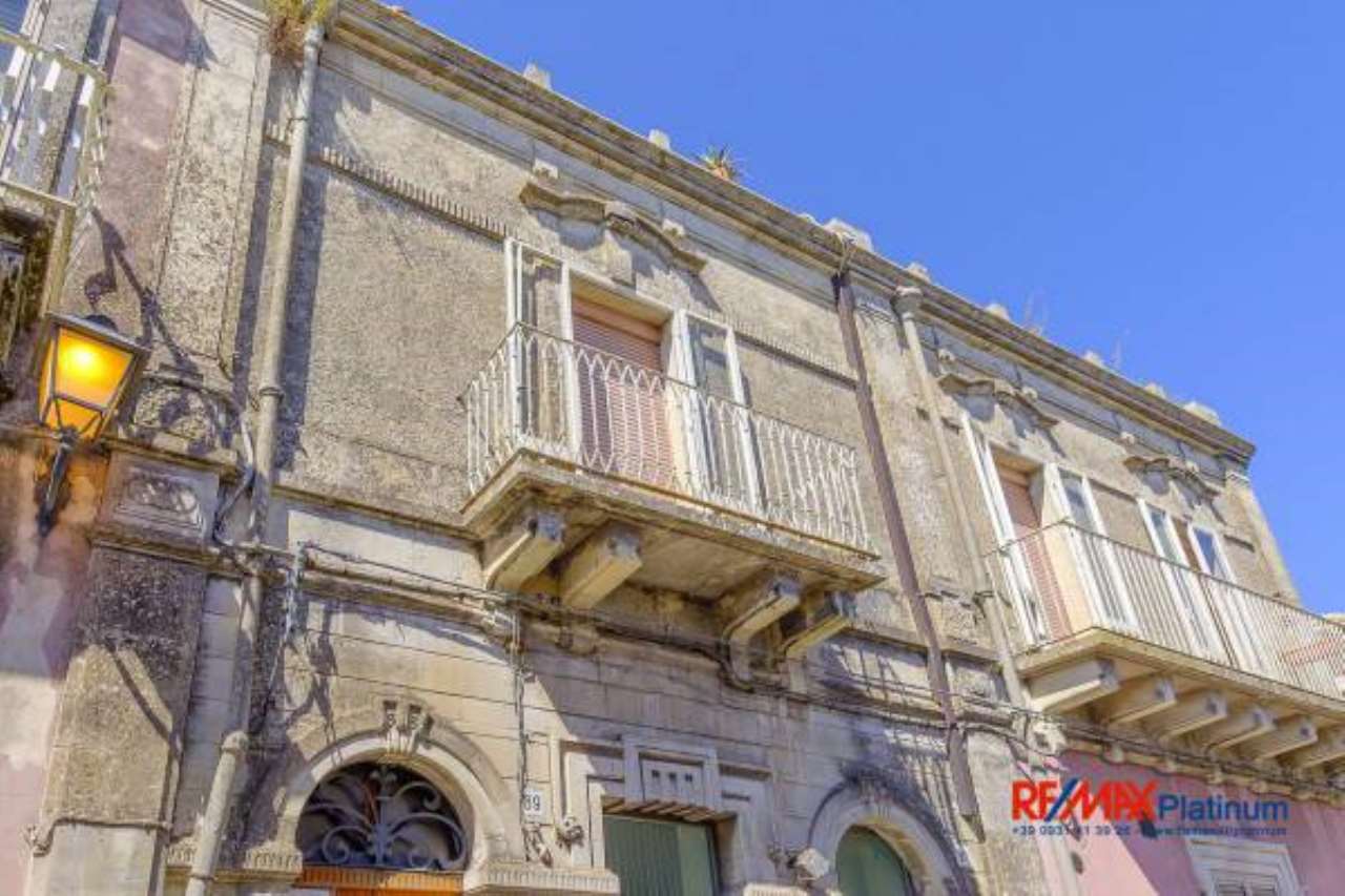 Appartamento PALAZZOLO ACREIDE vendita   Gaetano Italia,, 89 Remax Platinum 3