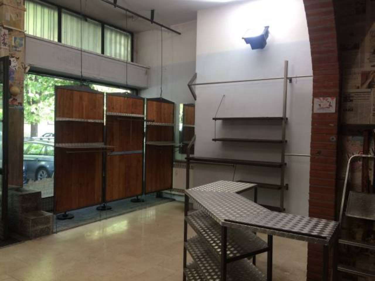 Negozio - Loc.Com. TORINO affitto  AURORA  Sei Dì Casa - Studio A.&G.