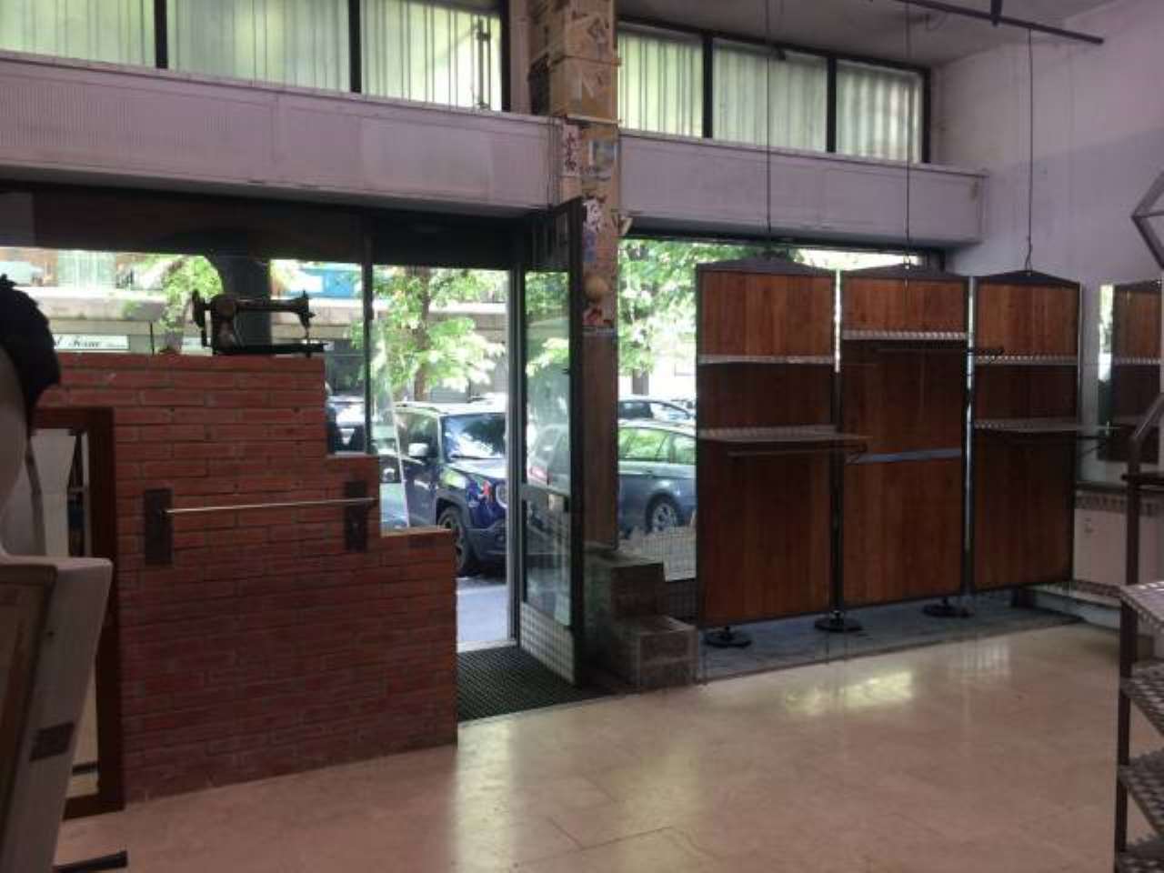 Negozio - Loc.Com. TORINO affitto  AURORA  Sei Dì Casa - Studio A.&G.