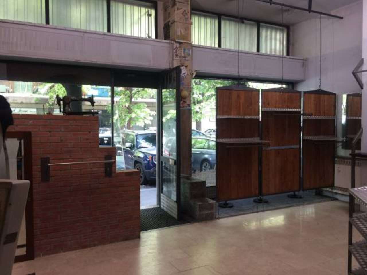 Negozio - Loc.Com. TORINO affitto  AURORA  Sei Dì Casa - Studio A.&G.