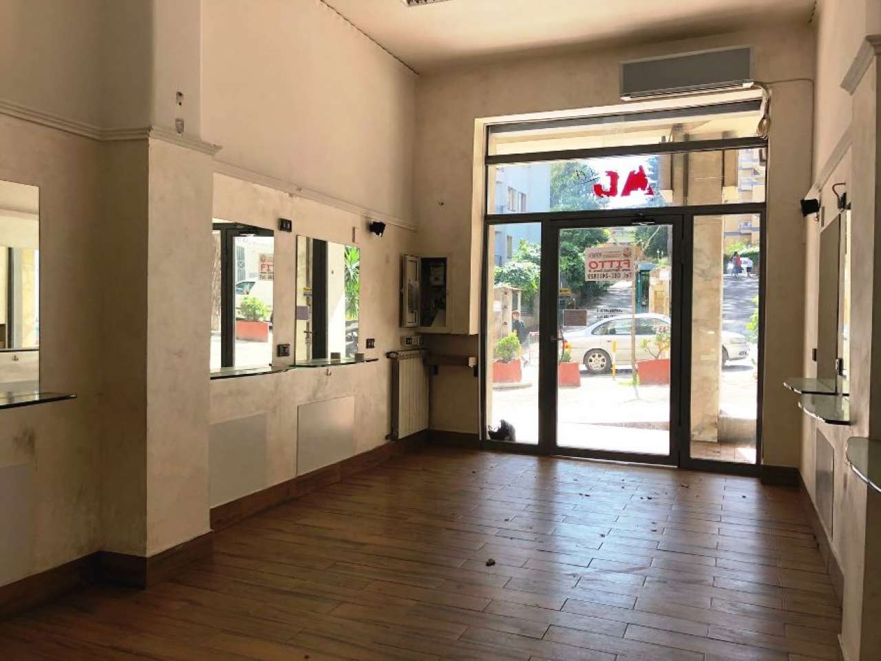 Negozio - Loc.Com. NAPOLI affitto  ARENELLA San giacomo dei capri 2P Immobiliare