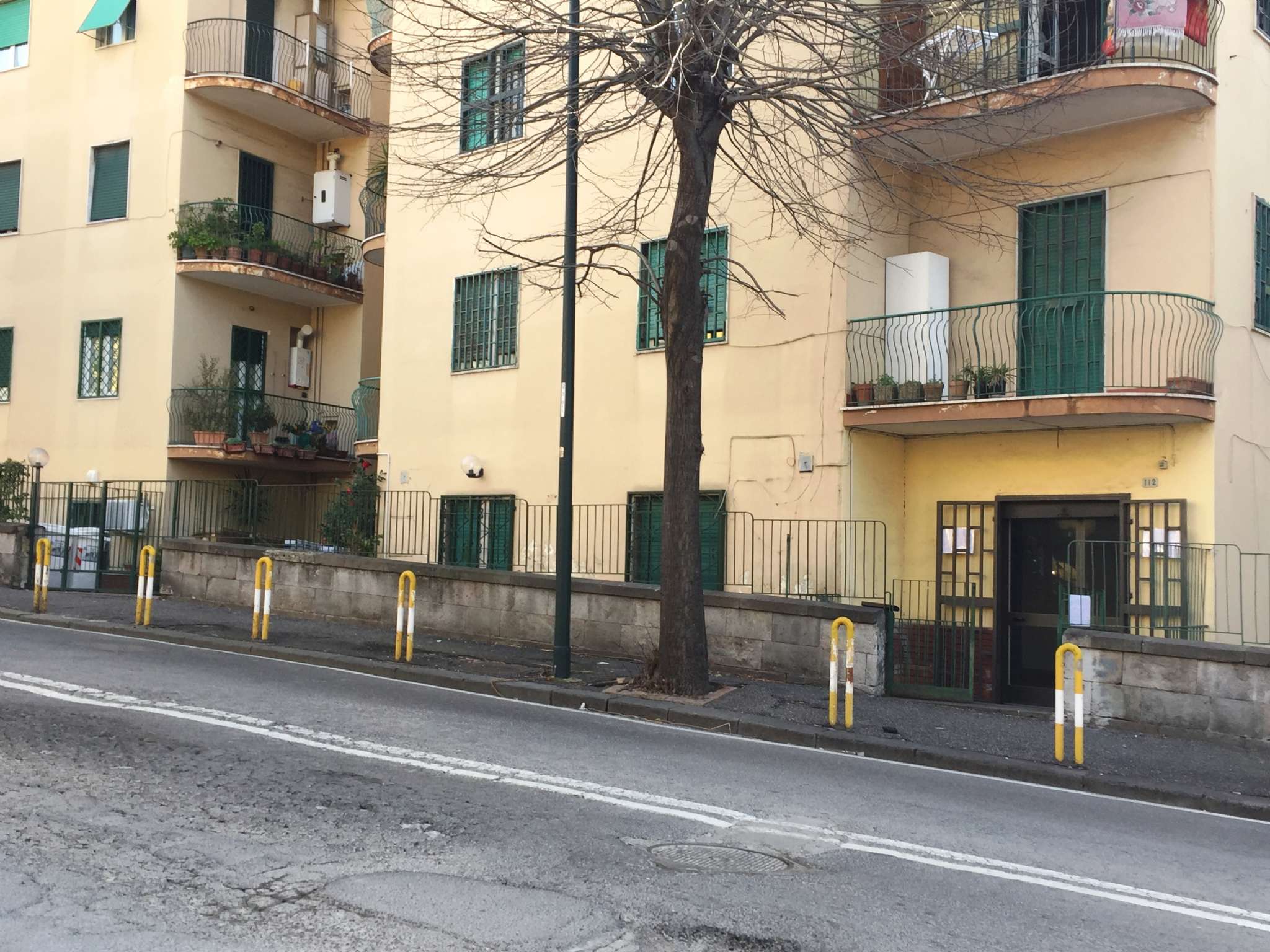 Negozio - Loc.Com. NAPOLI vendita  ARENELLA Pietro Castellino 2P Immobiliare