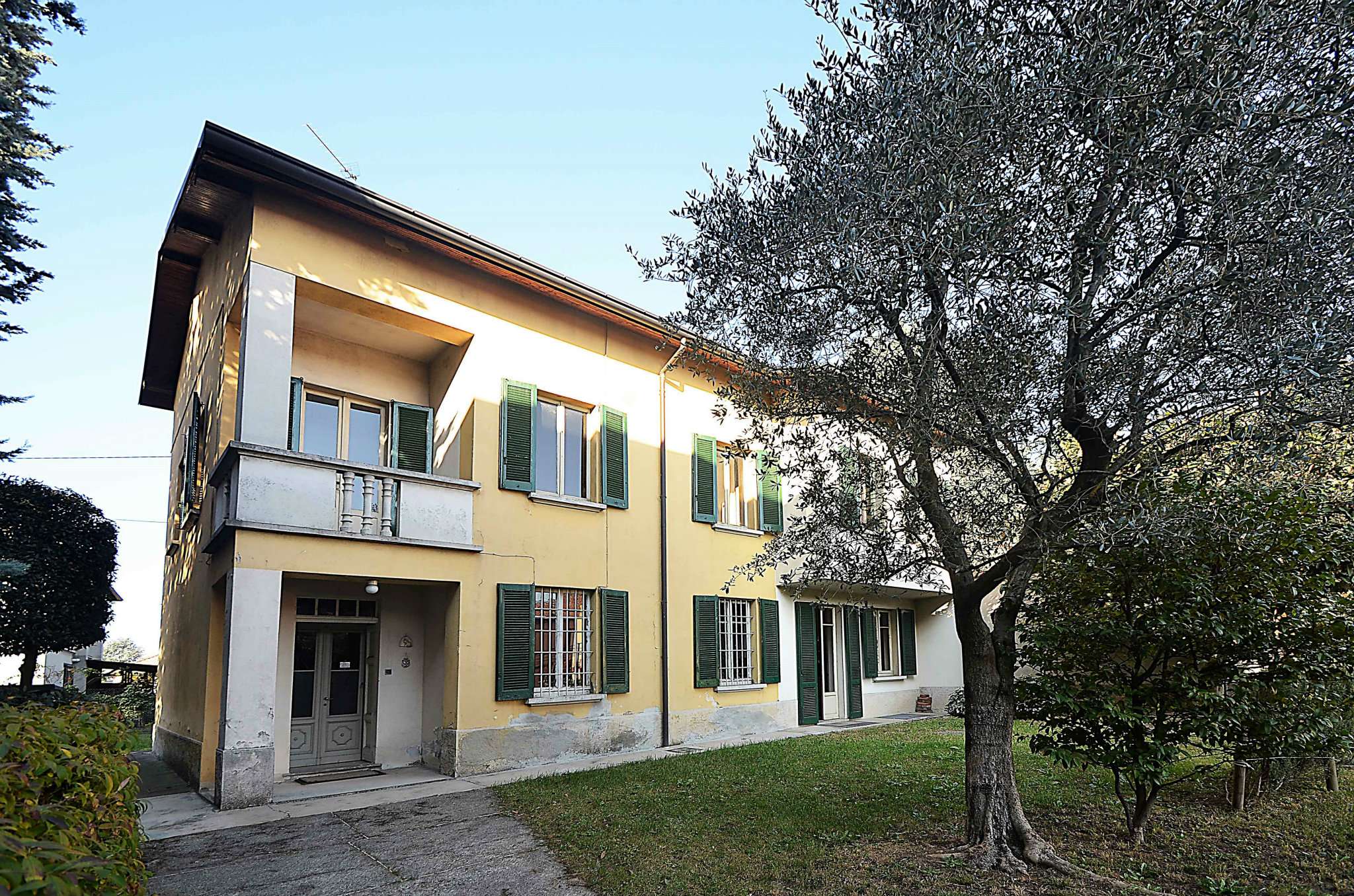 Villa Unifamiliare - Indipendente BERNAREGGIO vendita   Prinetti Puntocasa Tre sas di  Vicenzi Giorgio & C.