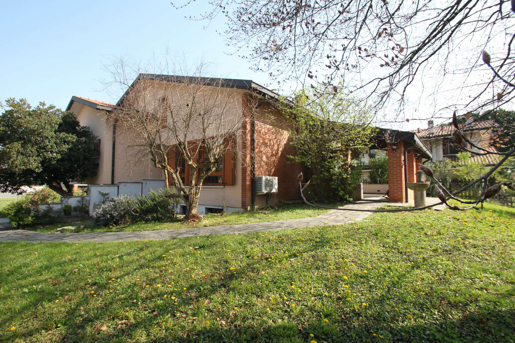 Villa VIMERCATE vendita   Pacinotti Puntocasa Vimercate sas di Pirola Marco & C.