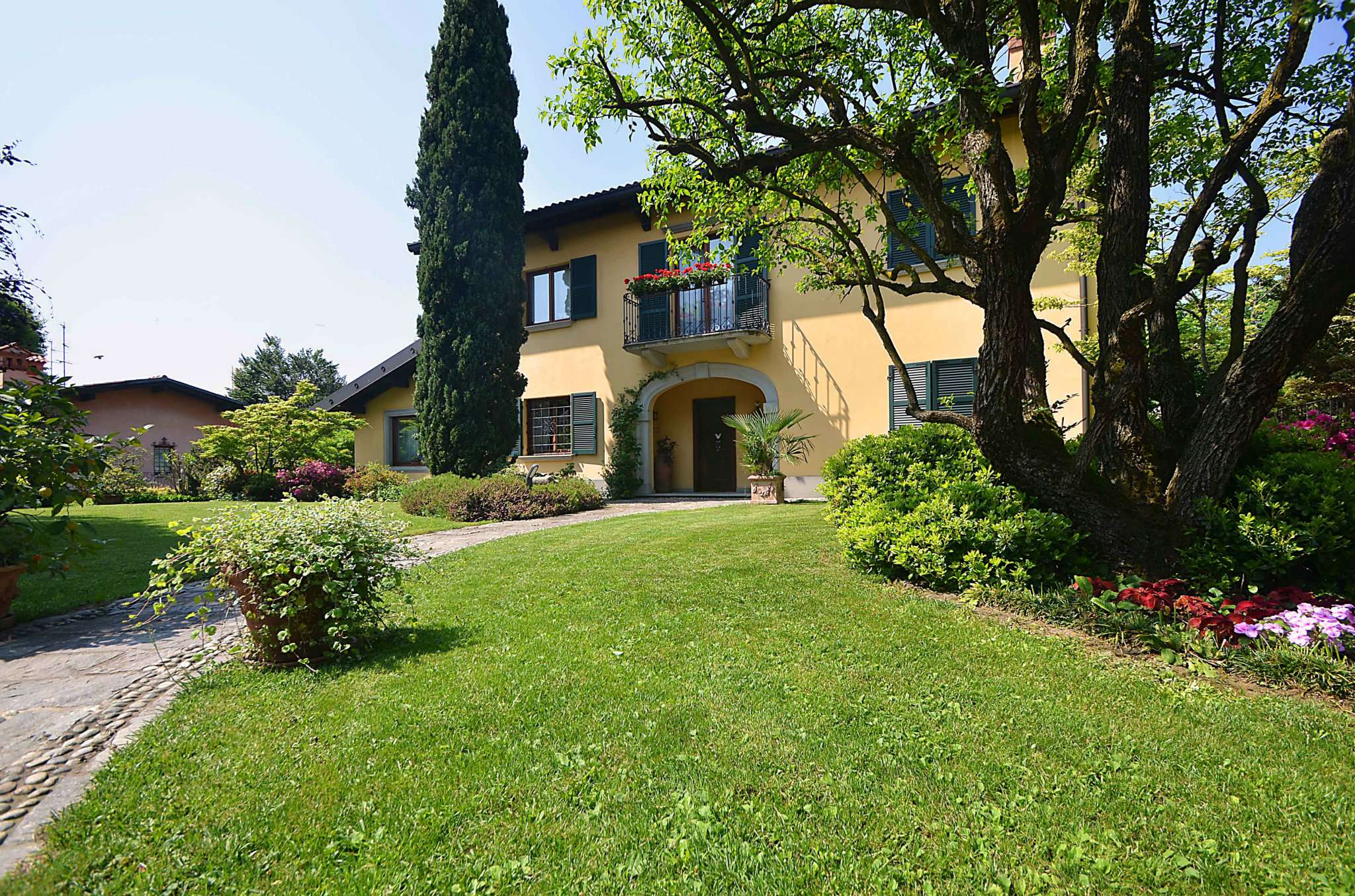 Villa VIMERCATE vendita   Meucci Puntocasa Vimercate sas di Pirola Marco & C.