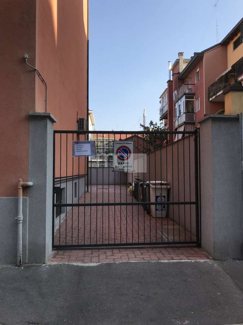 Box auto - Posto auto MILANO vendita  CORVETTO  mqservizi