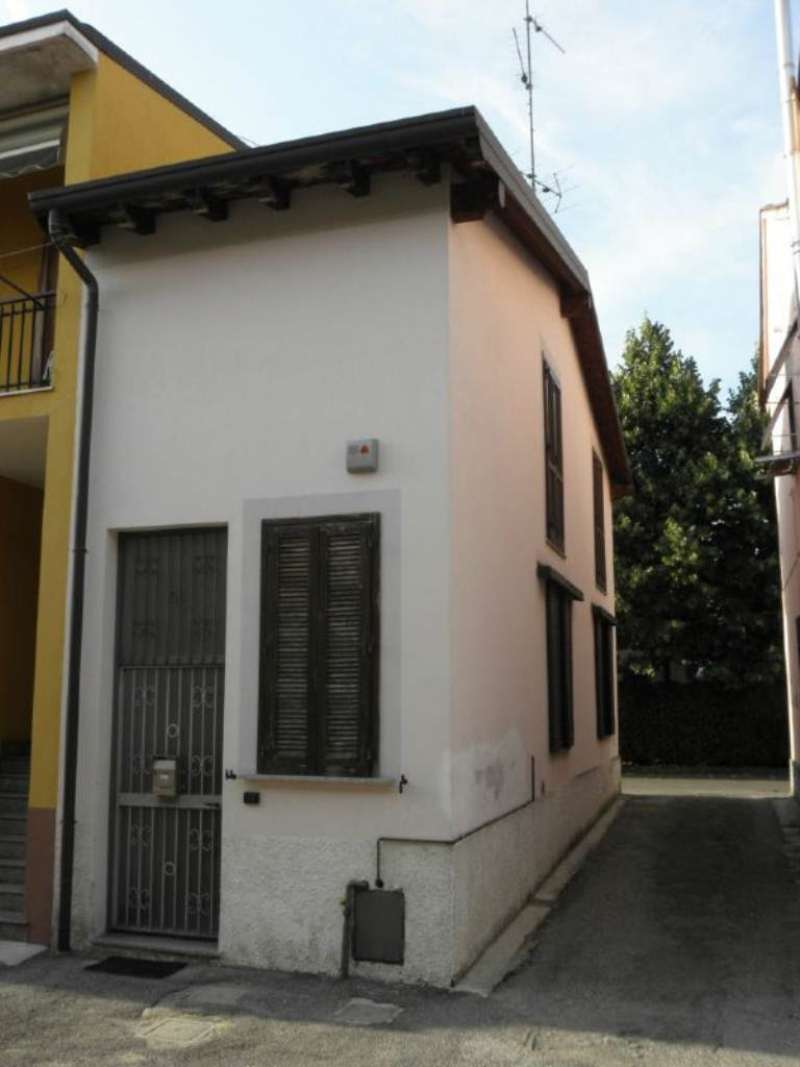 Villa Unifamiliare - Indipendente CONCOREZZO vendita   M. d'Azeglio Puntocasa Concorezzo sas di Alessandro Motta & C.