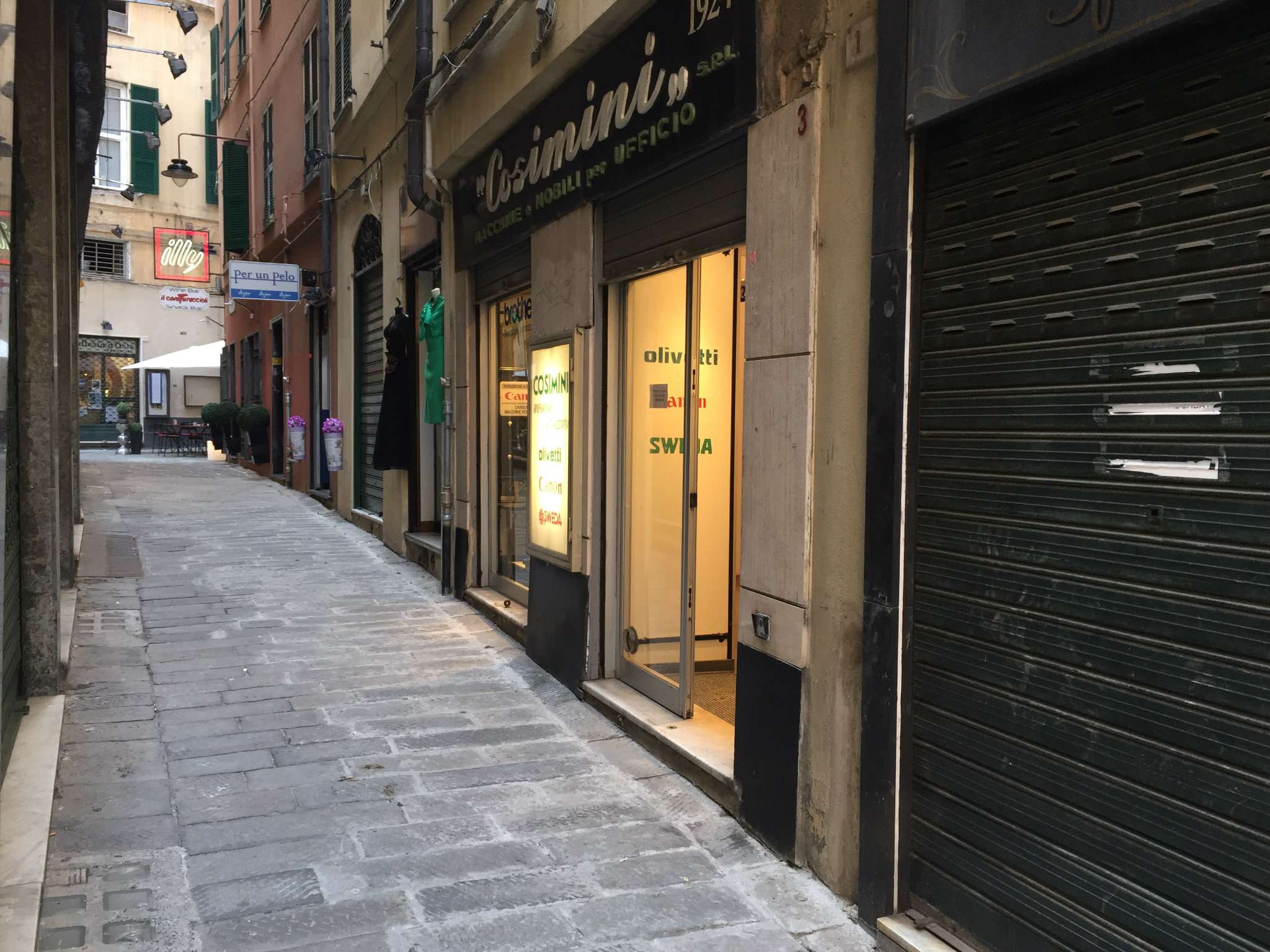 Negozio - Loc.Com. GENOVA affitto  CENTRO STORICO  Magnani & Bernardotti Immobiliare s.n.c.